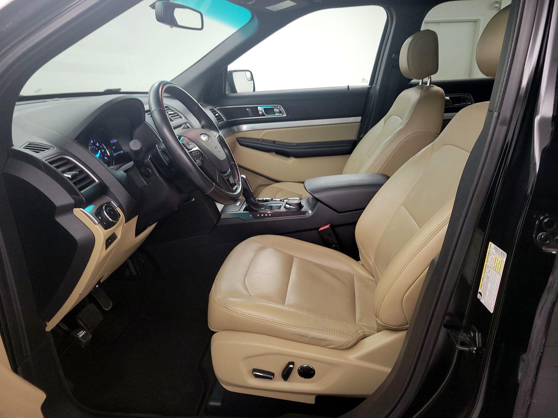 Thumbnail: 2016 Ford Explorer - 11