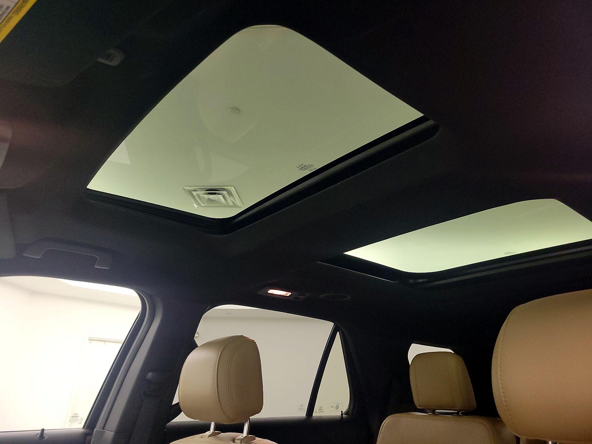 Thumbnail: 2016 Ford Explorer - 20