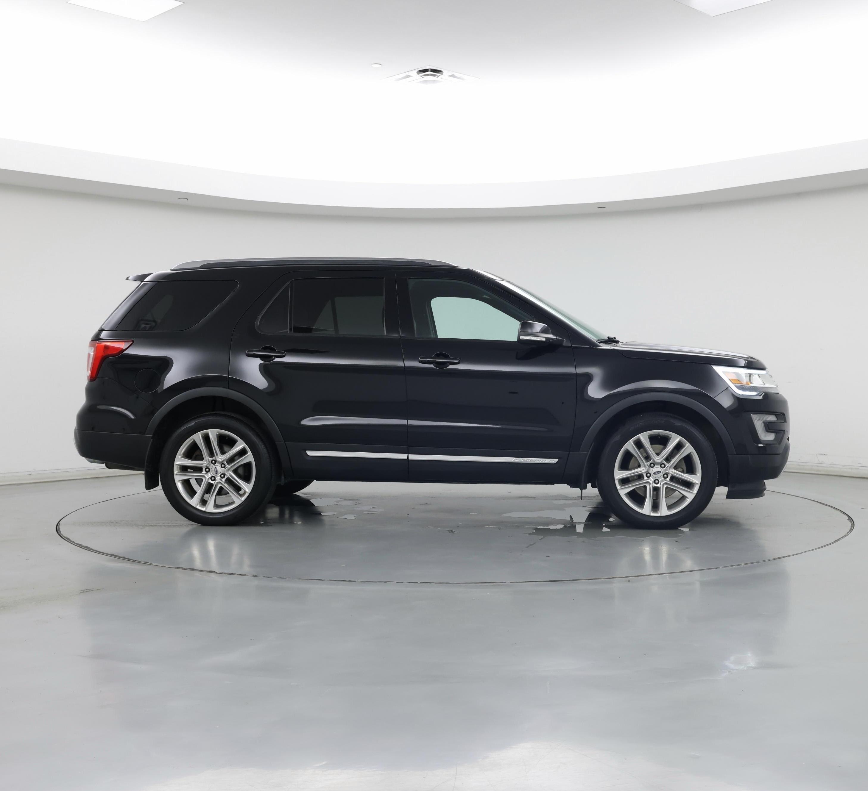 Thumbnail: 2016 Ford Explorer - 7