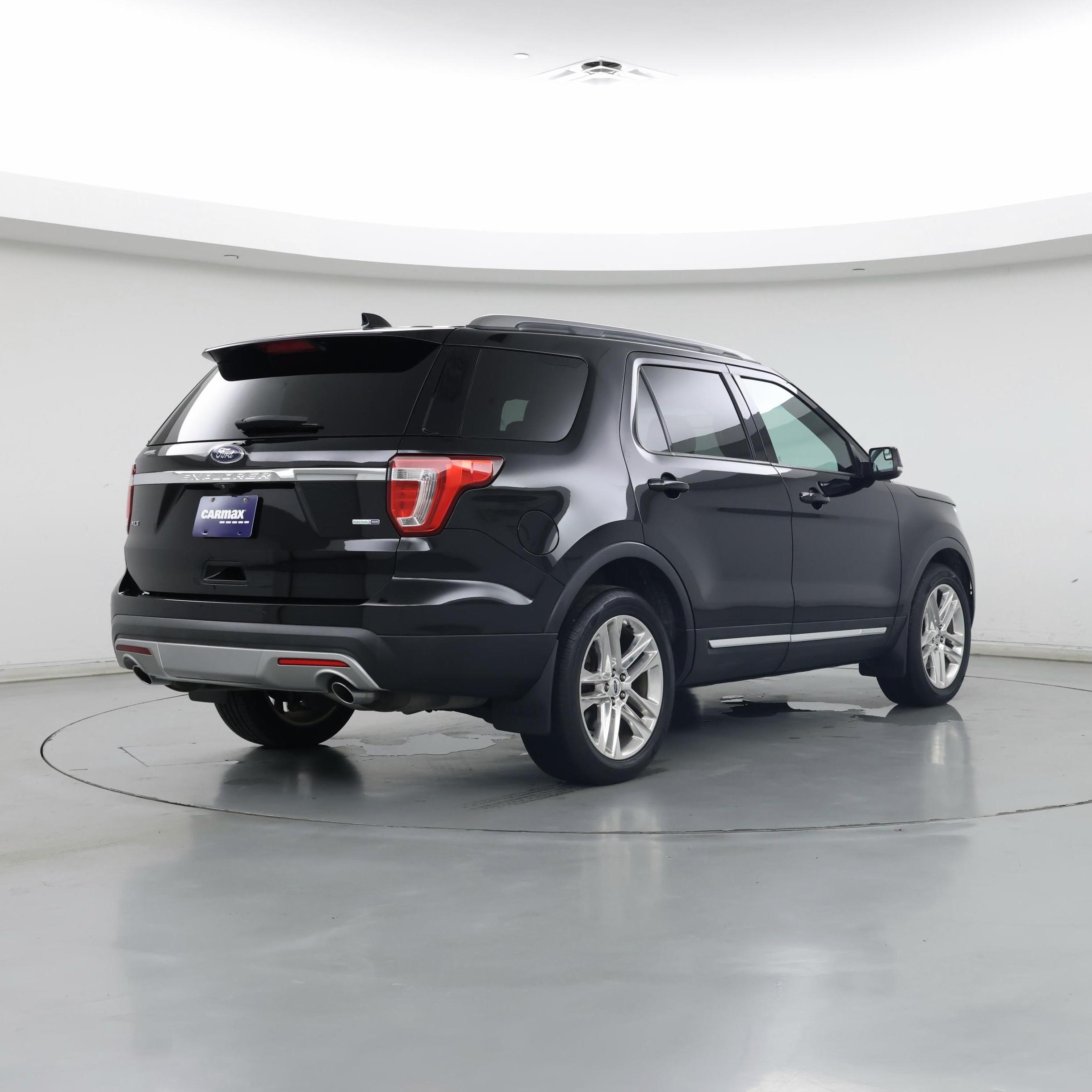 Thumbnail: 2016 Ford Explorer - 8