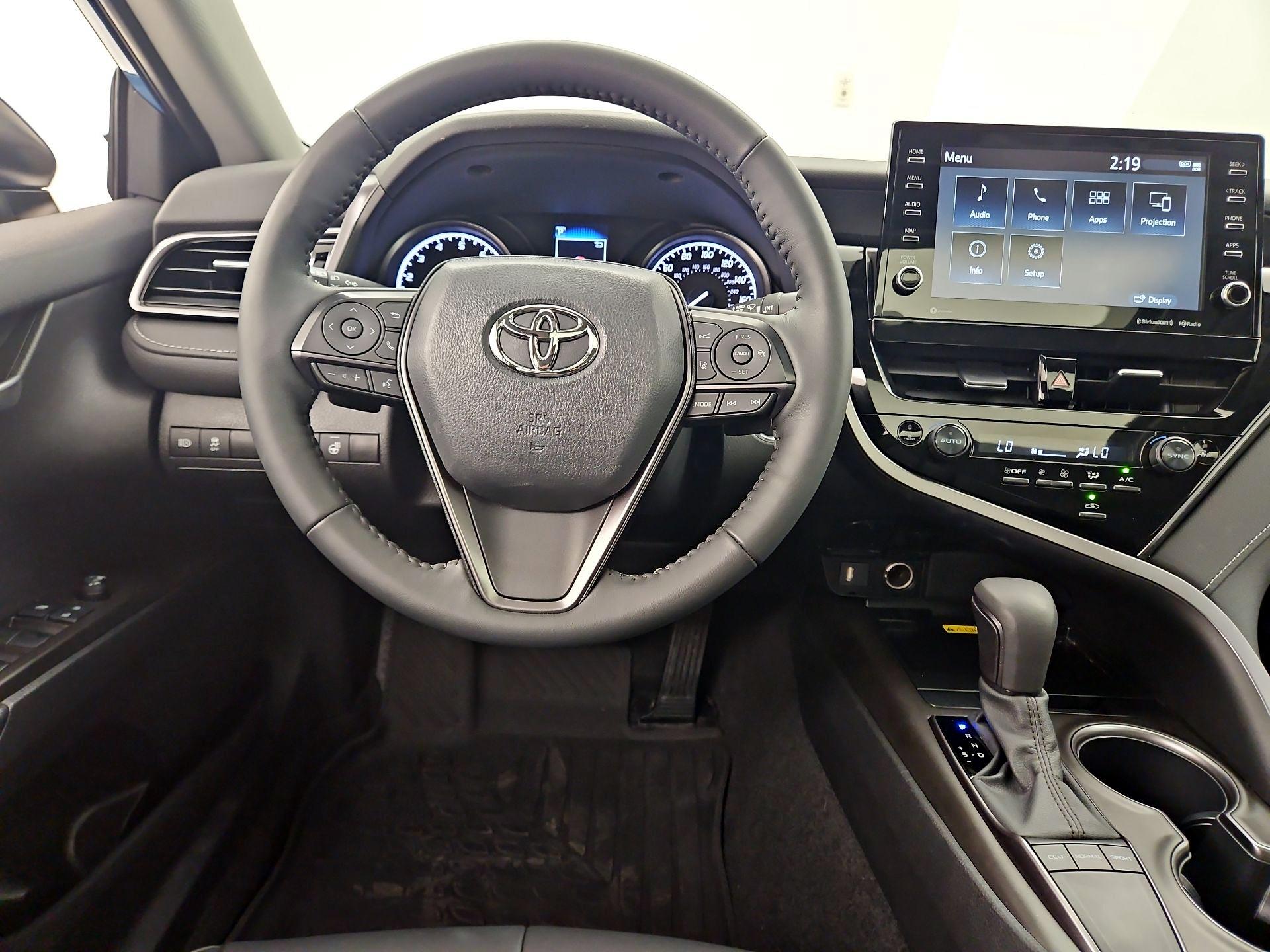 Thumbnail: 2023 Toyota Camry - 10
