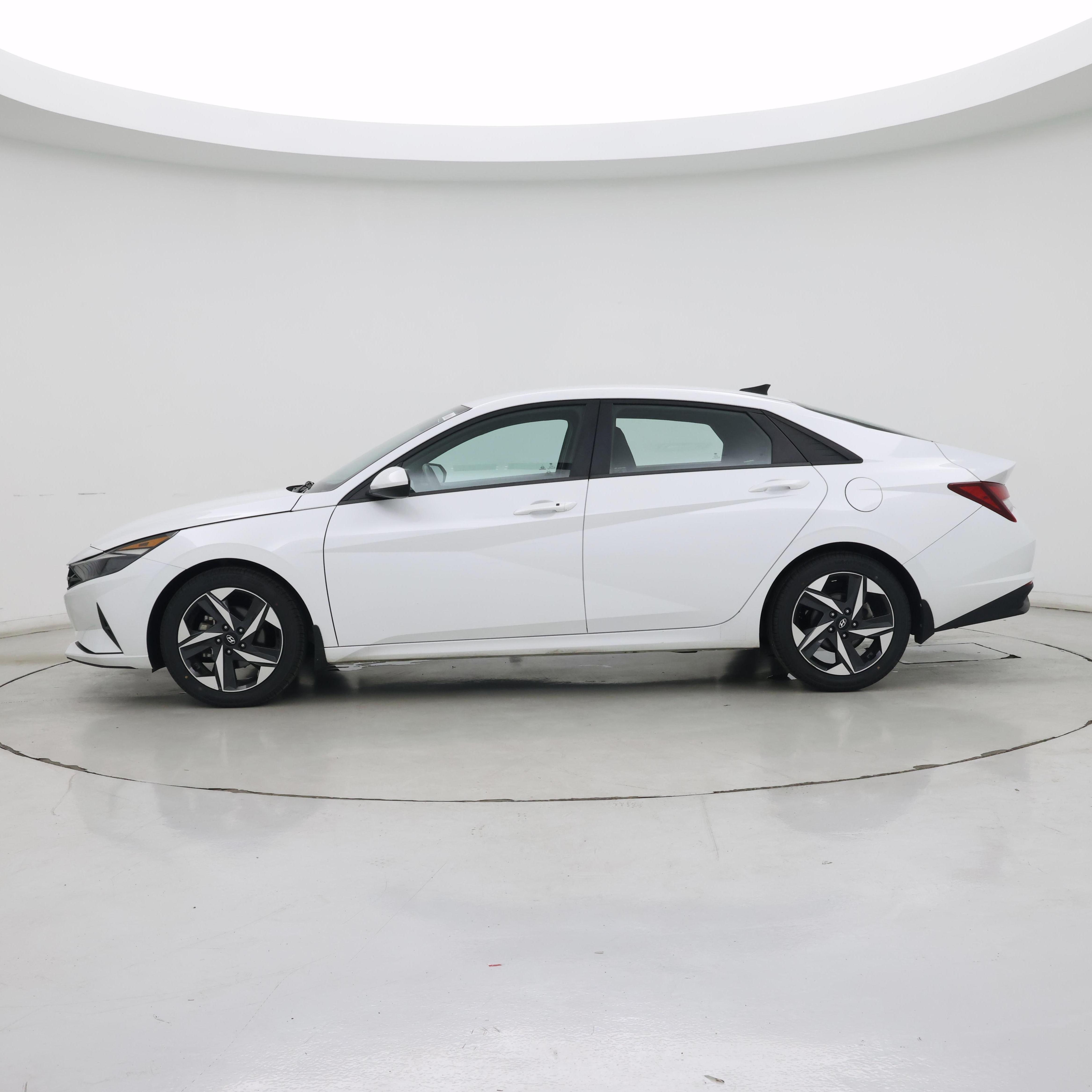 Thumbnail: 2023 Hyundai Elantra - 3