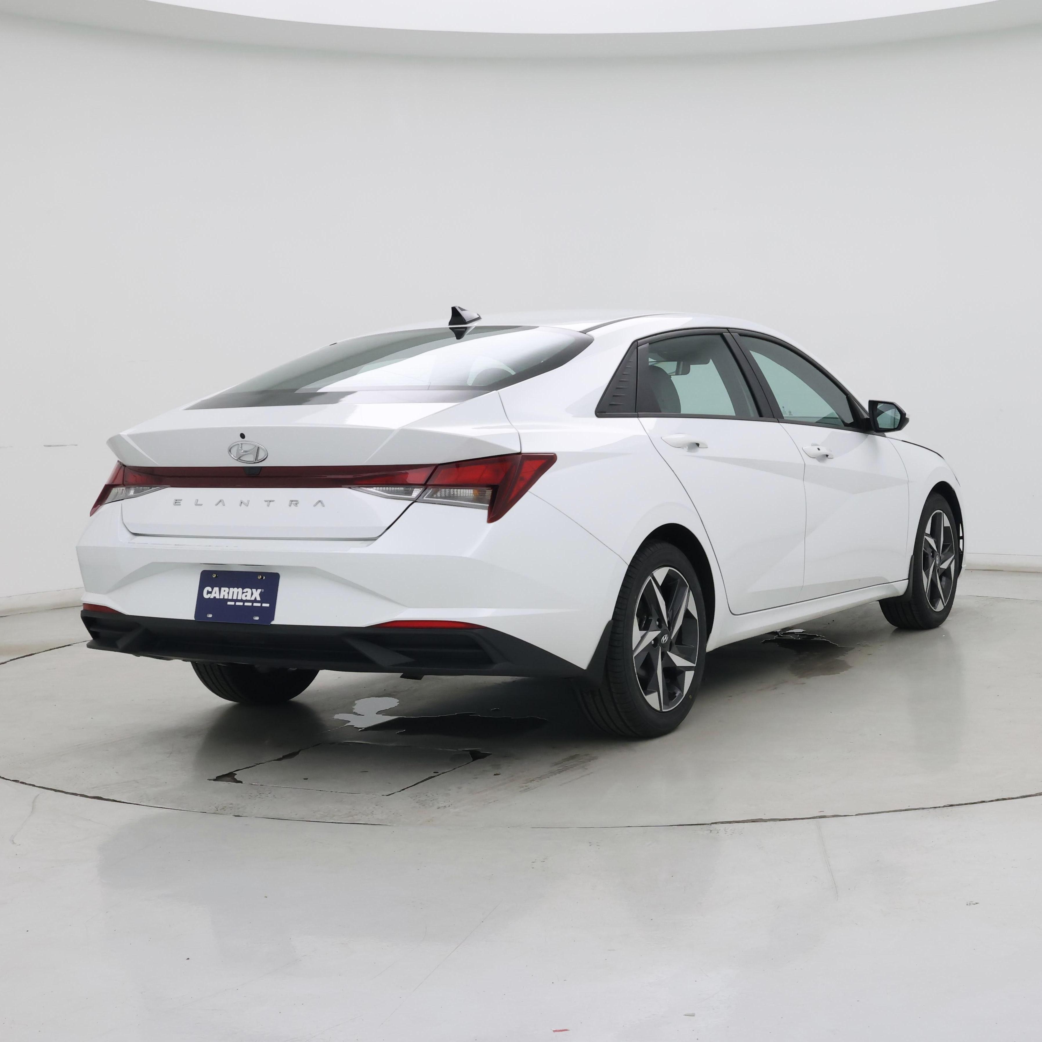 Thumbnail: 2023 Hyundai Elantra - 8