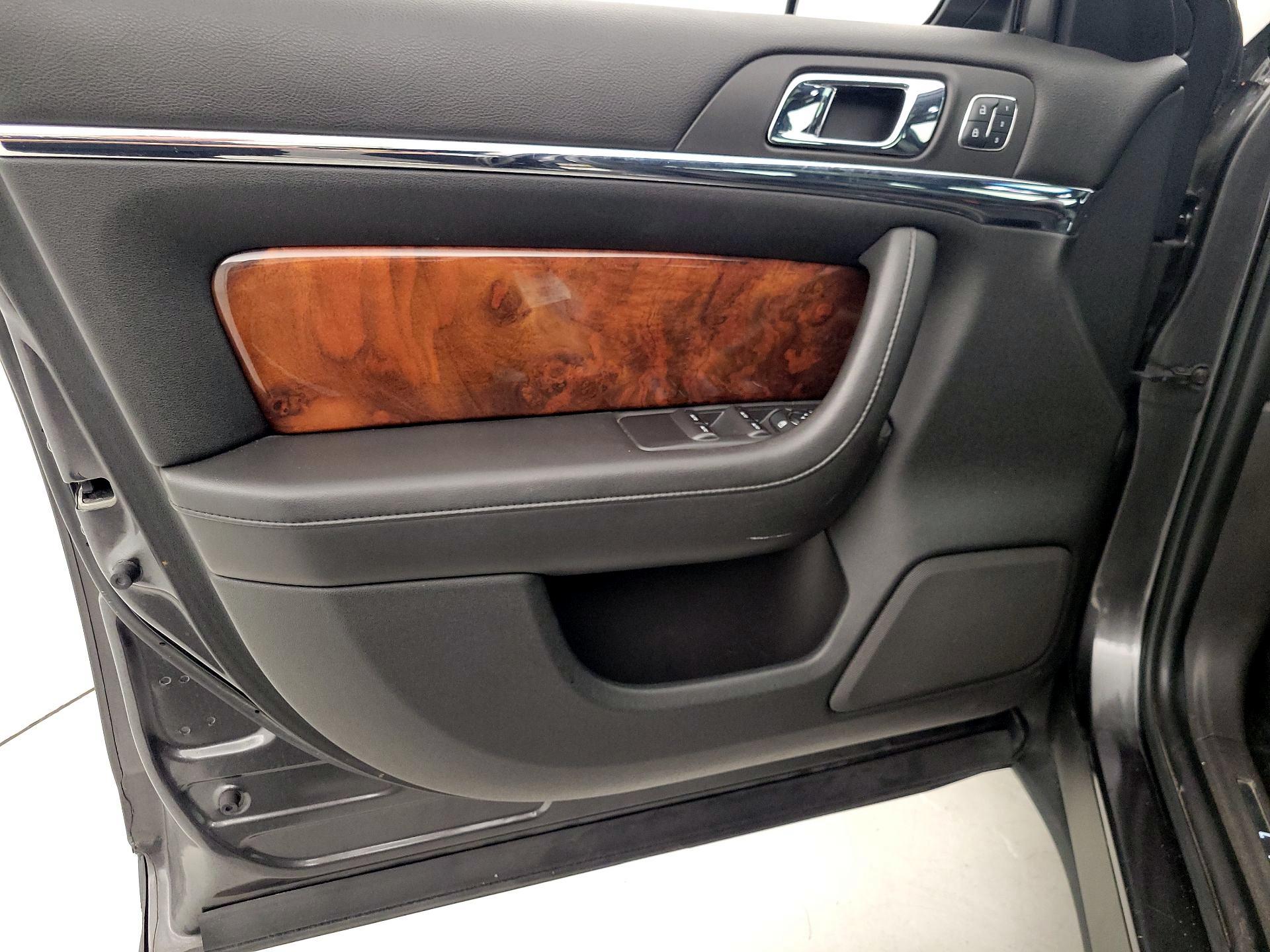 Thumbnail: 2015 Lincoln MKS - 12