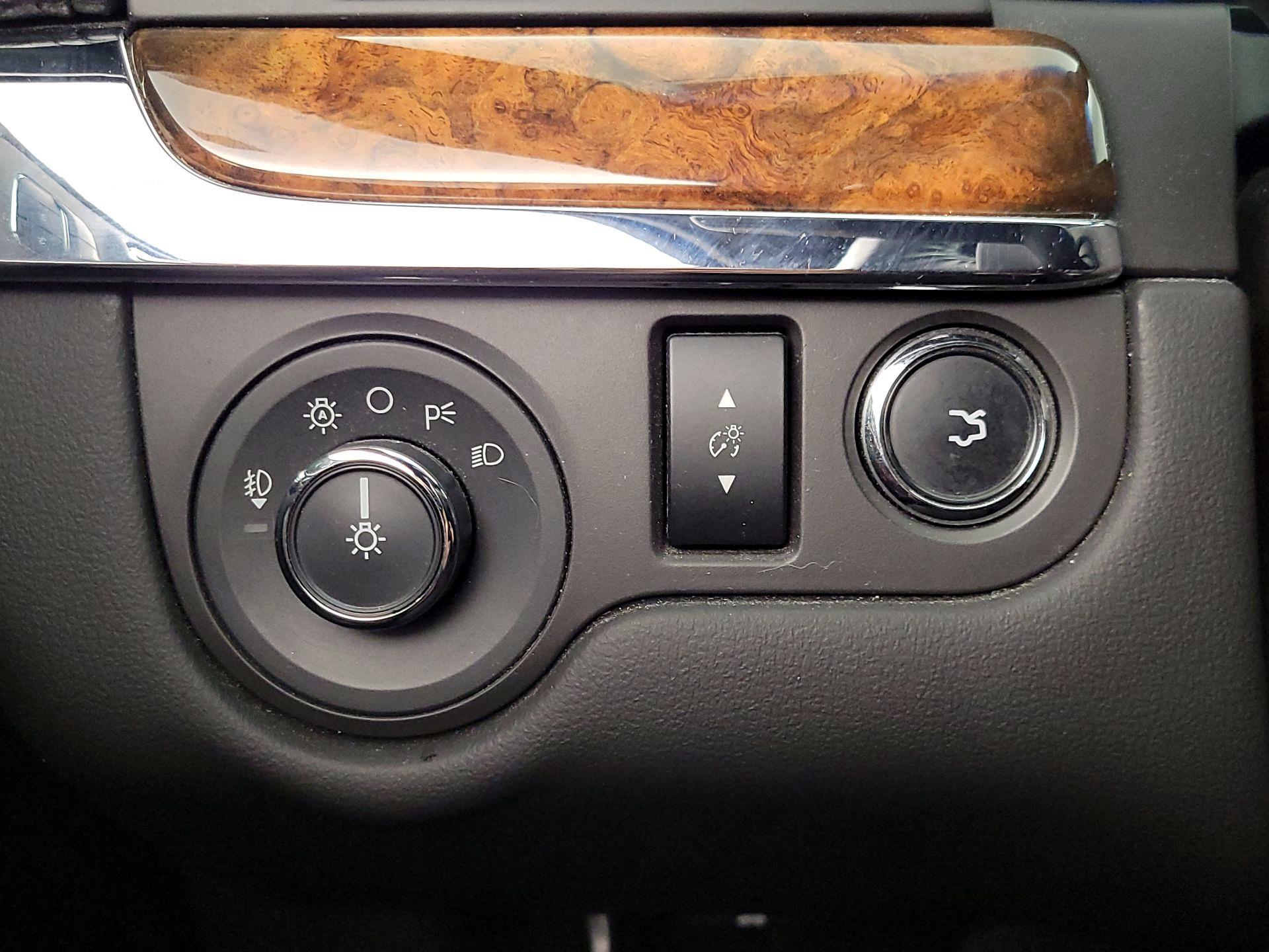 Thumbnail: 2015 Lincoln MKS - 13