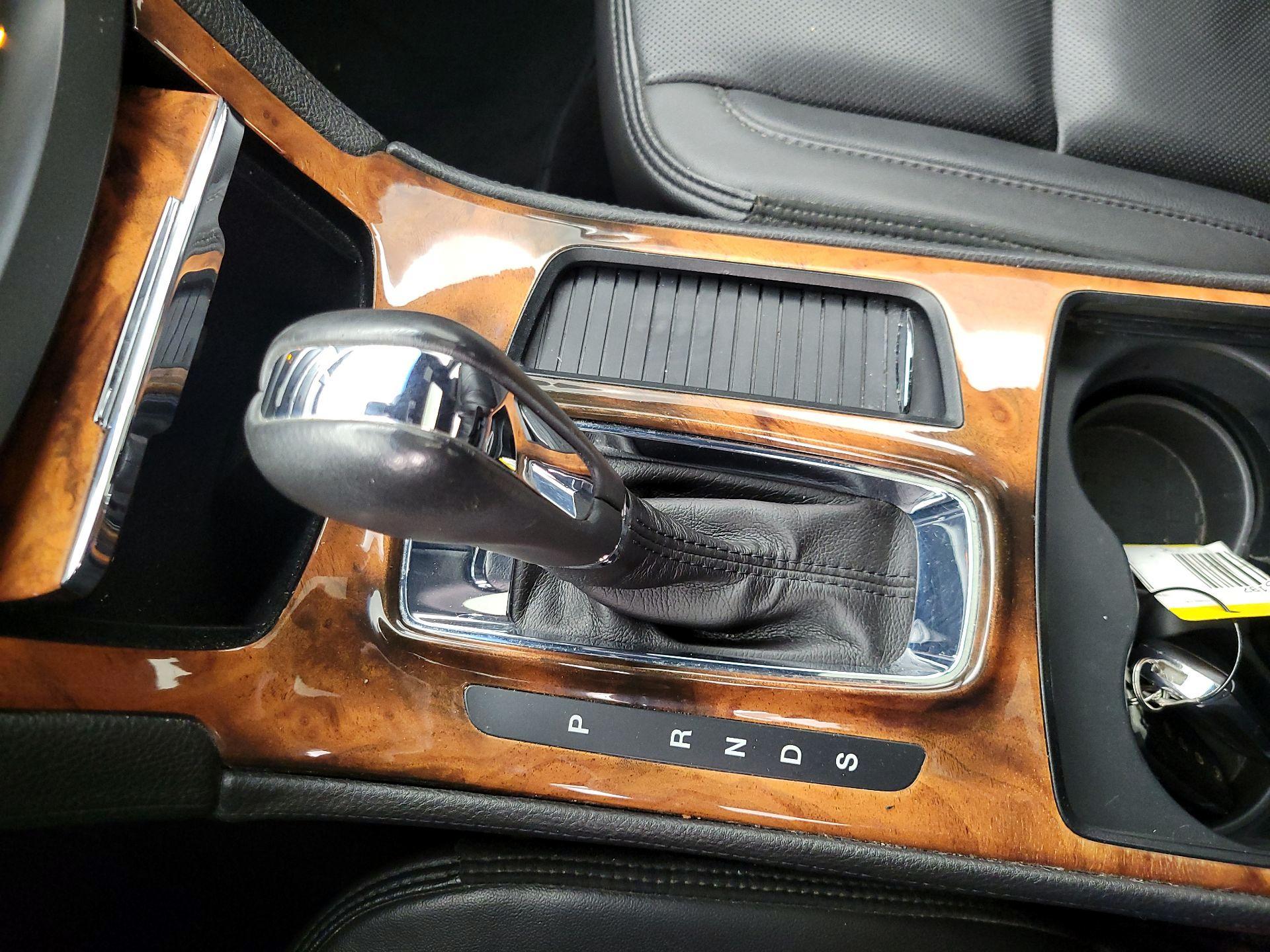 Thumbnail: 2015 Lincoln MKS - 18