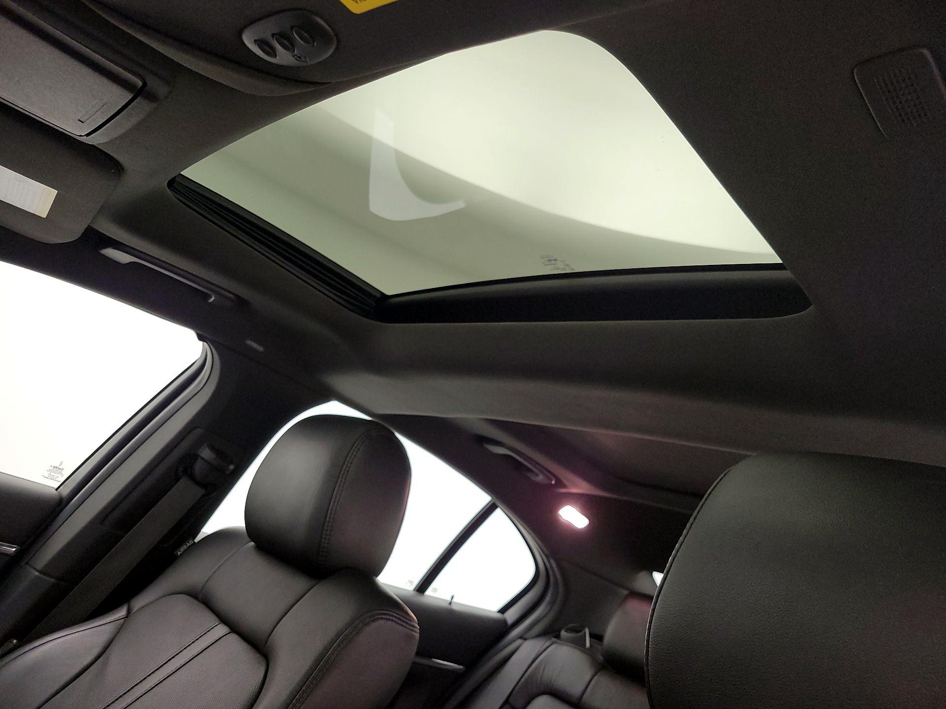 Thumbnail: 2015 Lincoln MKS - 20
