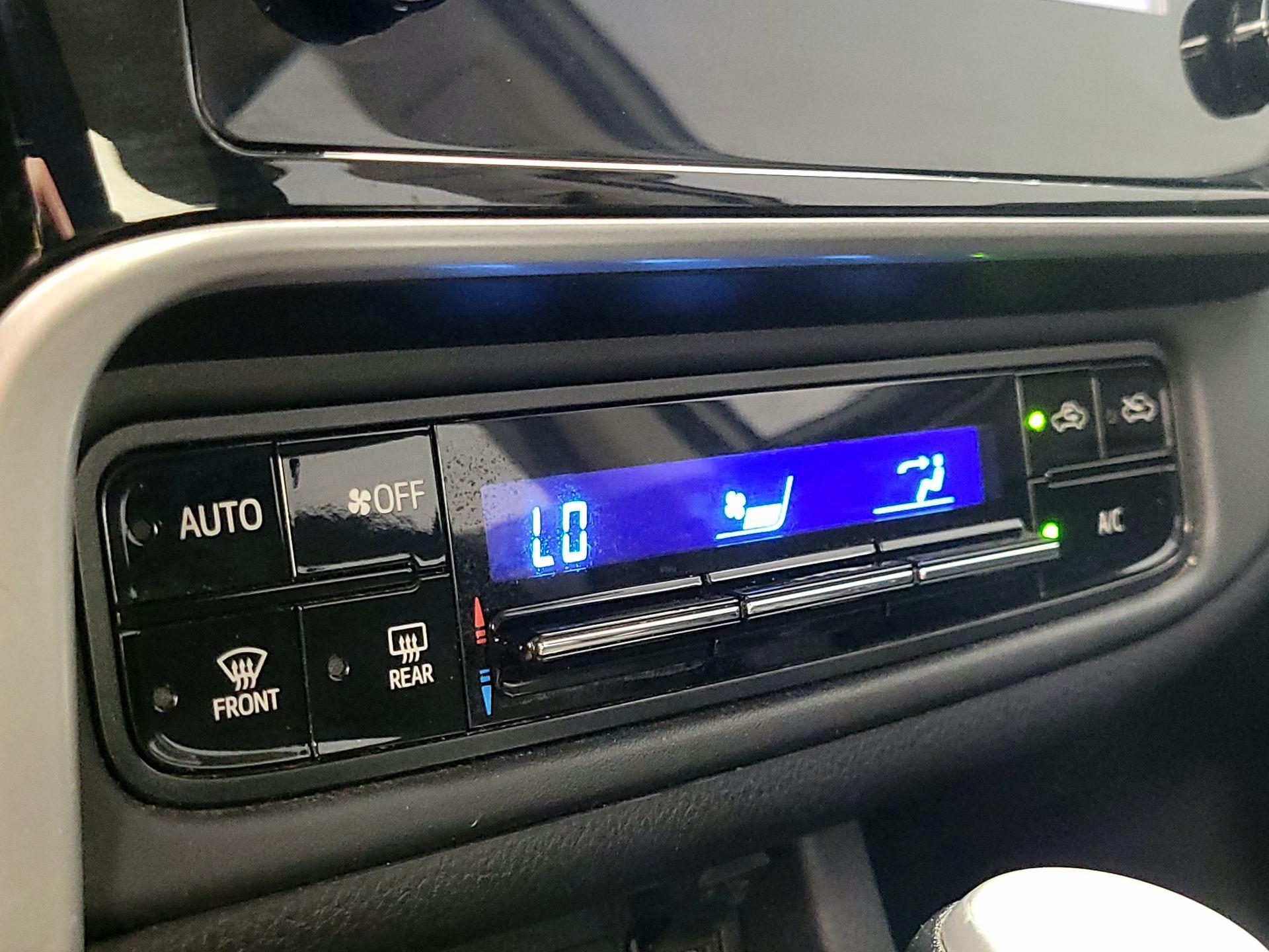 Thumbnail: 2019 Toyota Corolla - 16