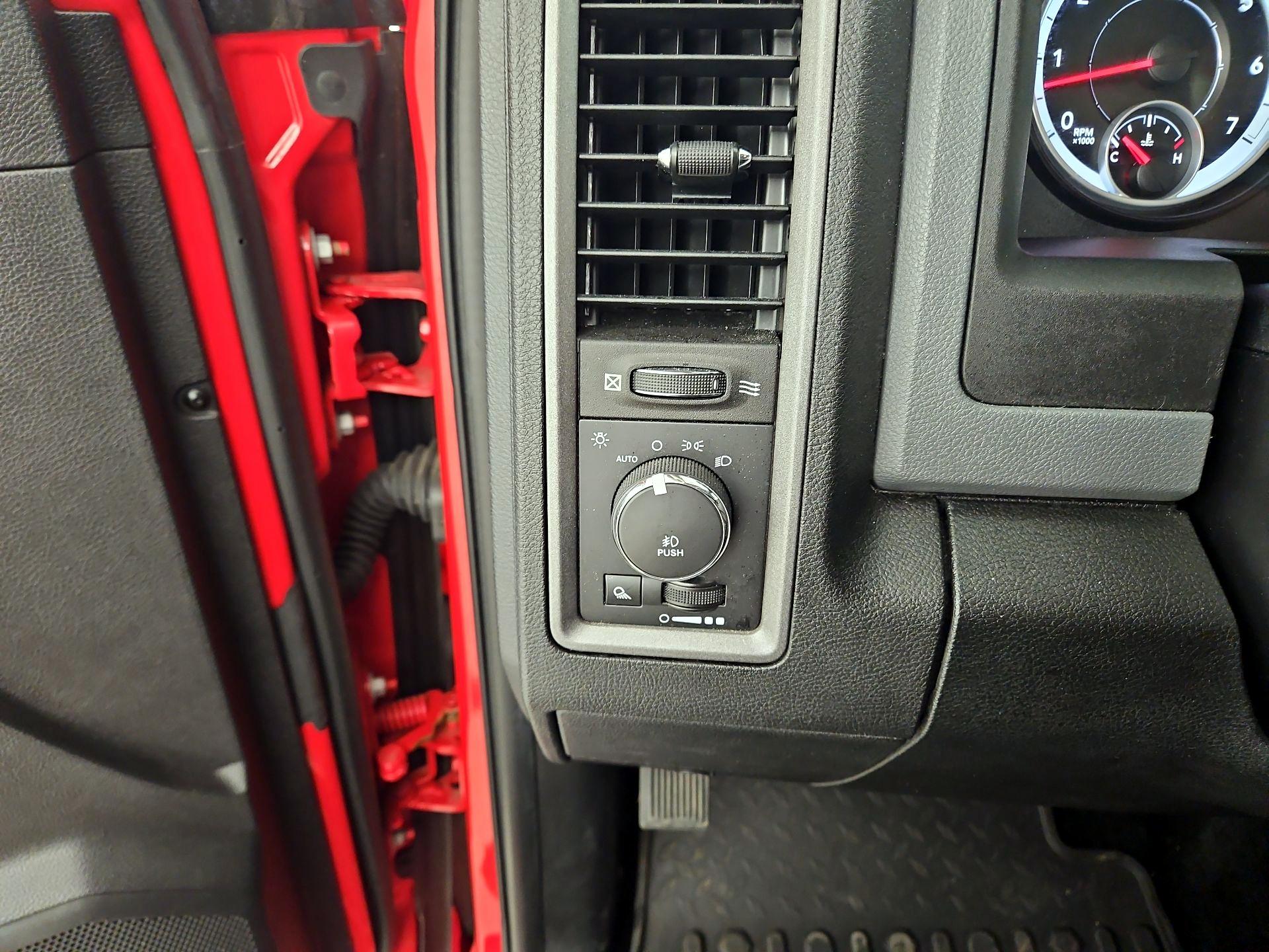 Thumbnail: 2014 RAM 1500 - 13