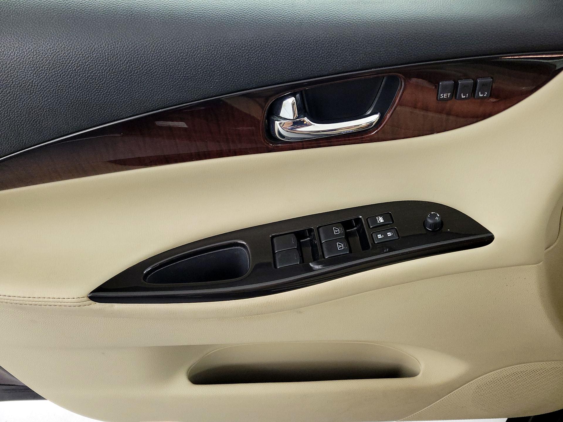 Thumbnail: 2016 INFINITI QX50 - 12