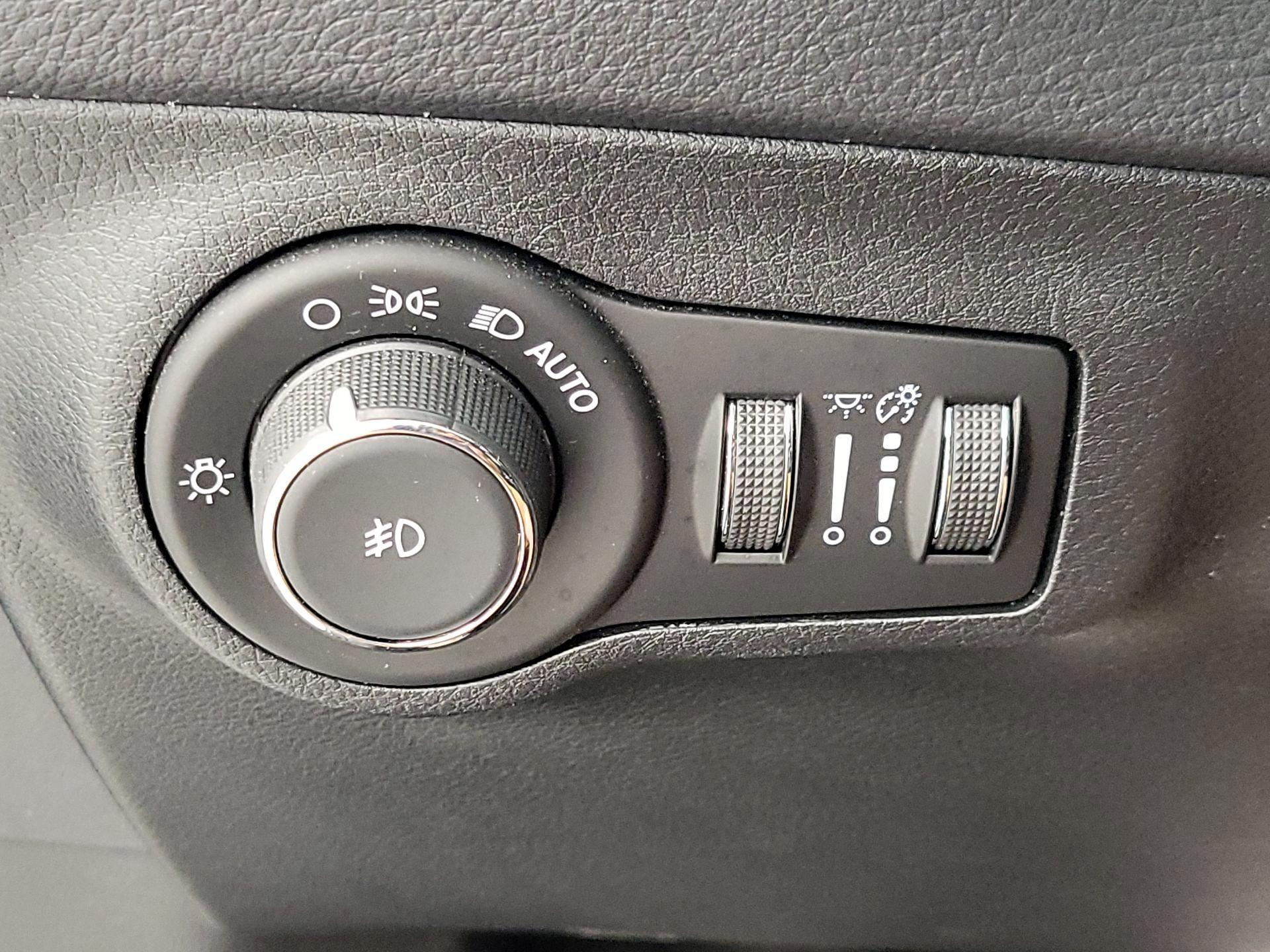 Thumbnail: 2018 Jeep Compass - 13