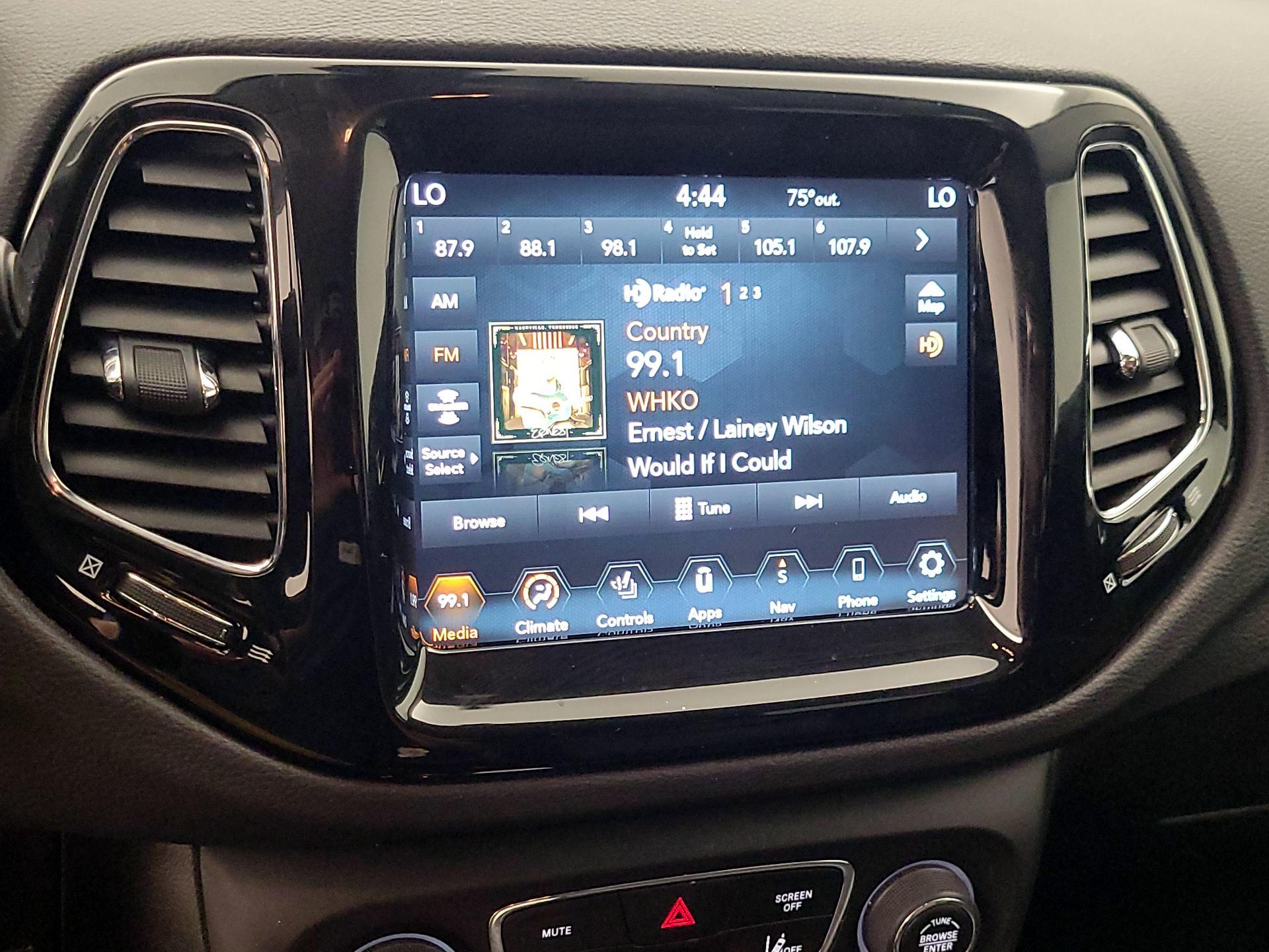Thumbnail: 2018 Jeep Compass - 16