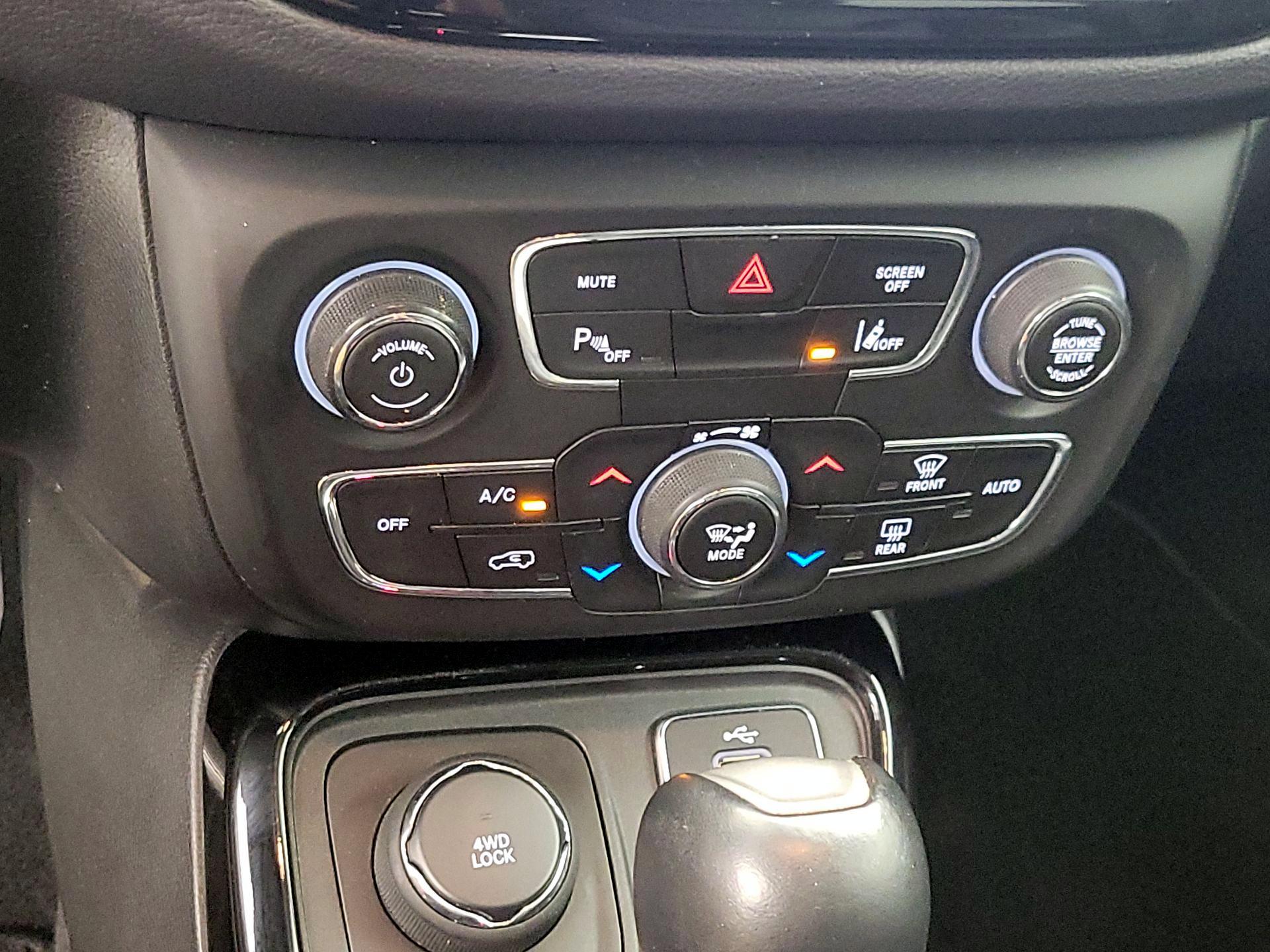 Thumbnail: 2018 Jeep Compass - 17