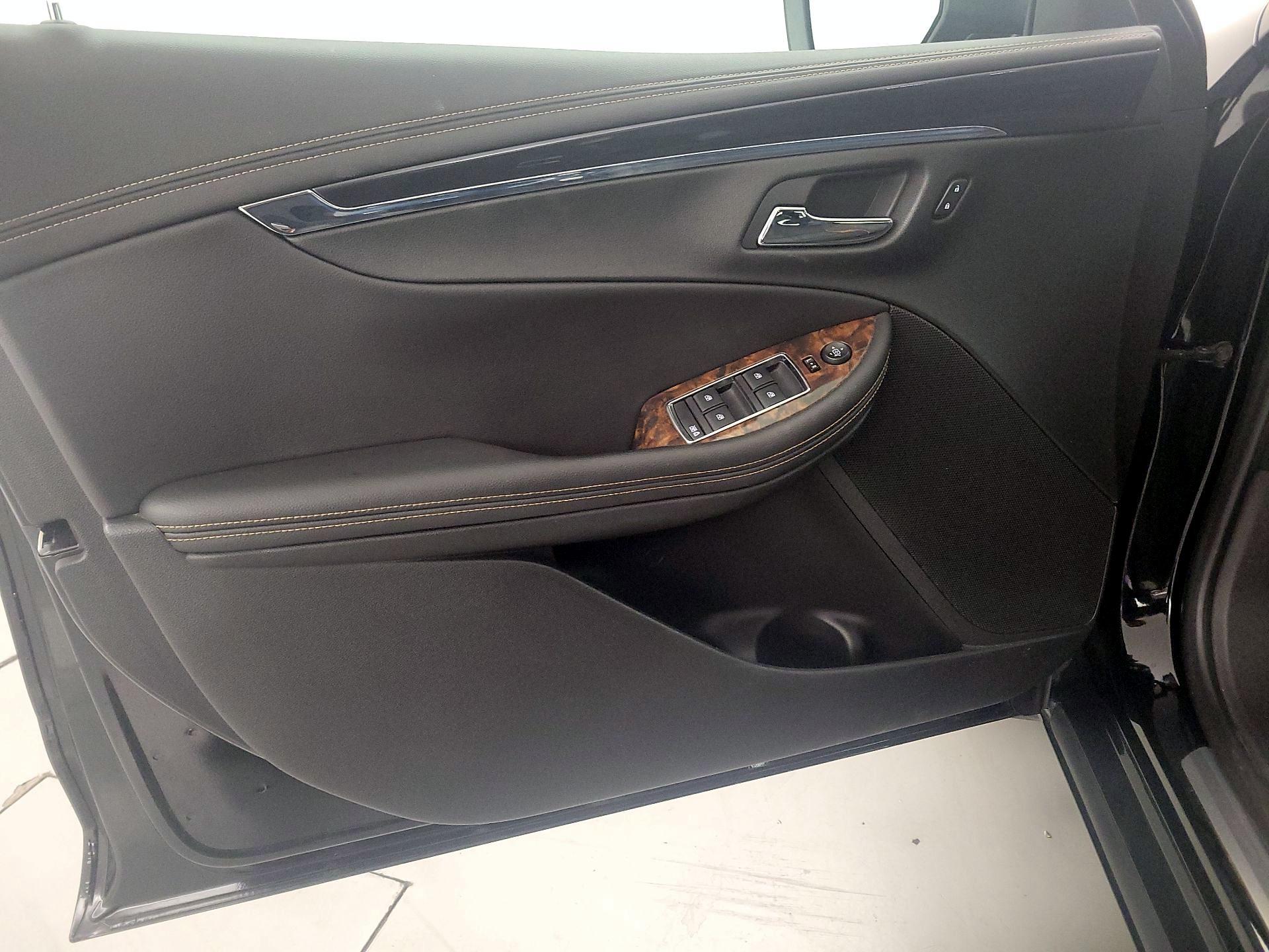 Thumbnail: 2014 Chevrolet Impala - 12