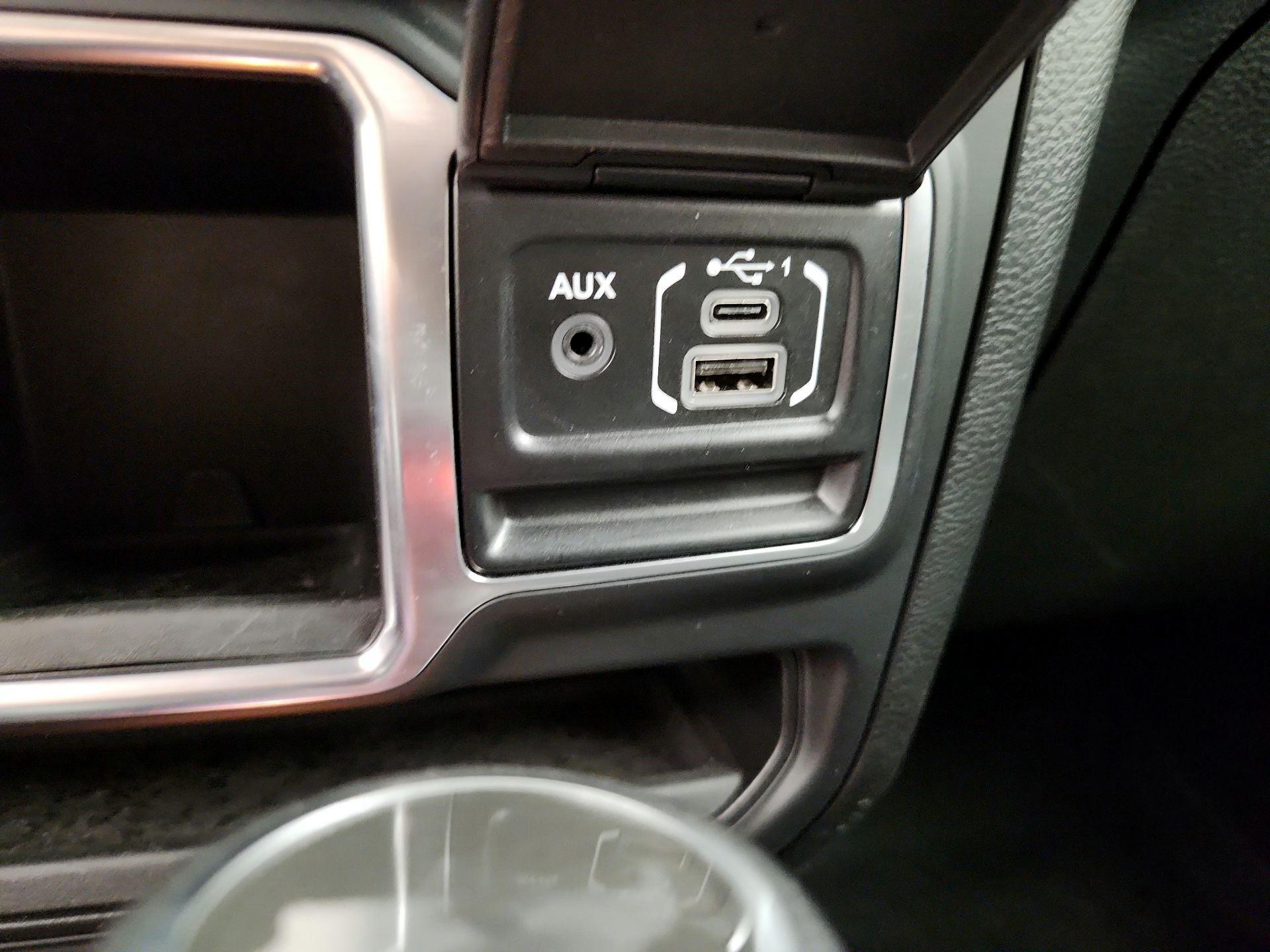 Thumbnail: 2021 Jeep Wrangler - 18