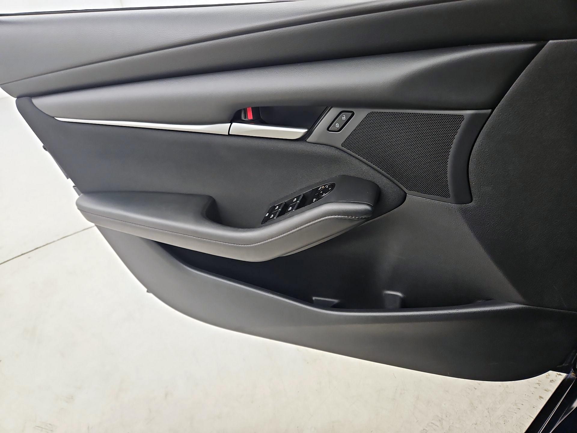 Thumbnail: 2019 Mazda Mazda3 - 12