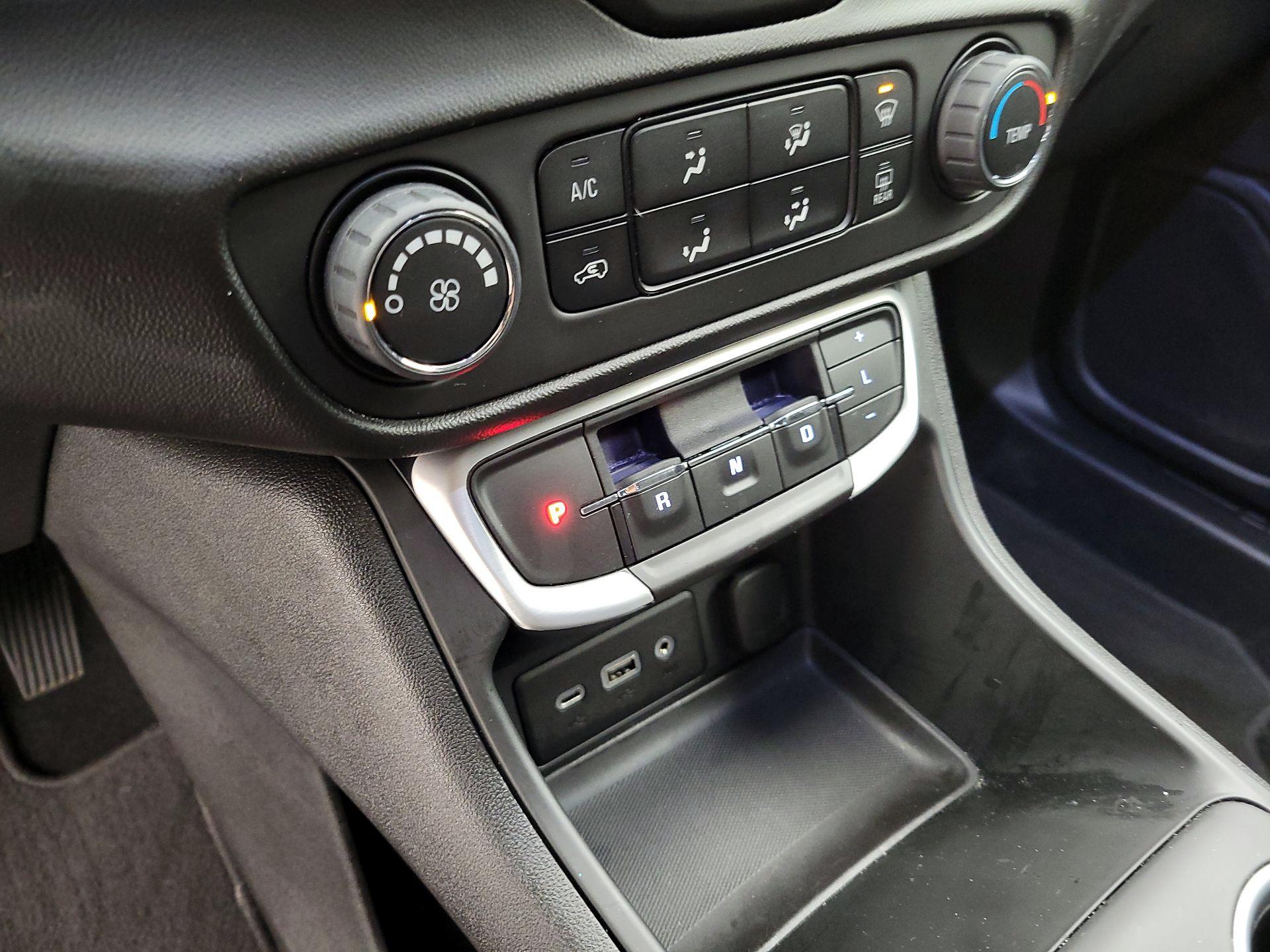 Thumbnail: 2022 GMC Terrain - 15
