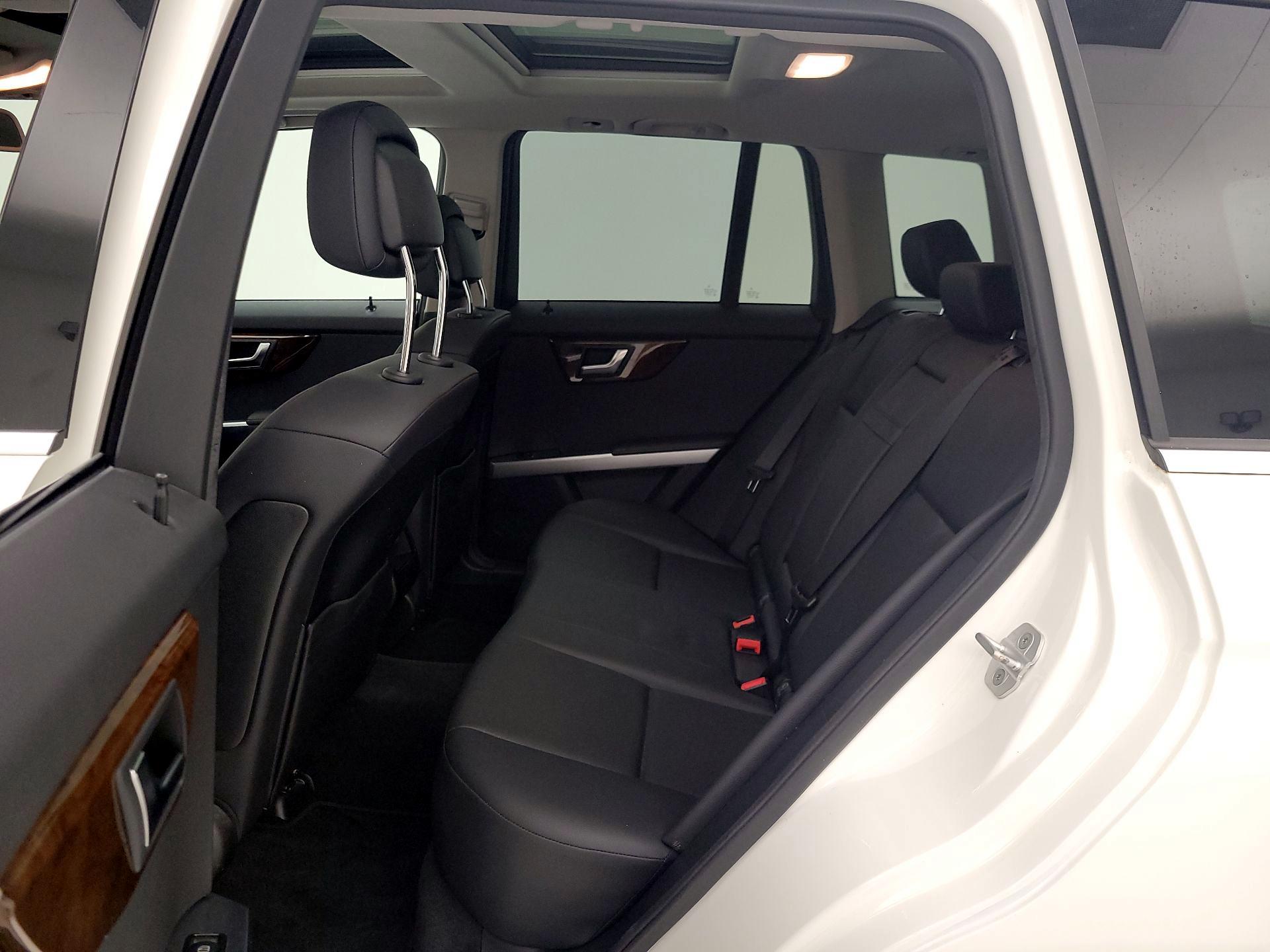 Thumbnail: 2015 Mercedes-Benz GLK - 20