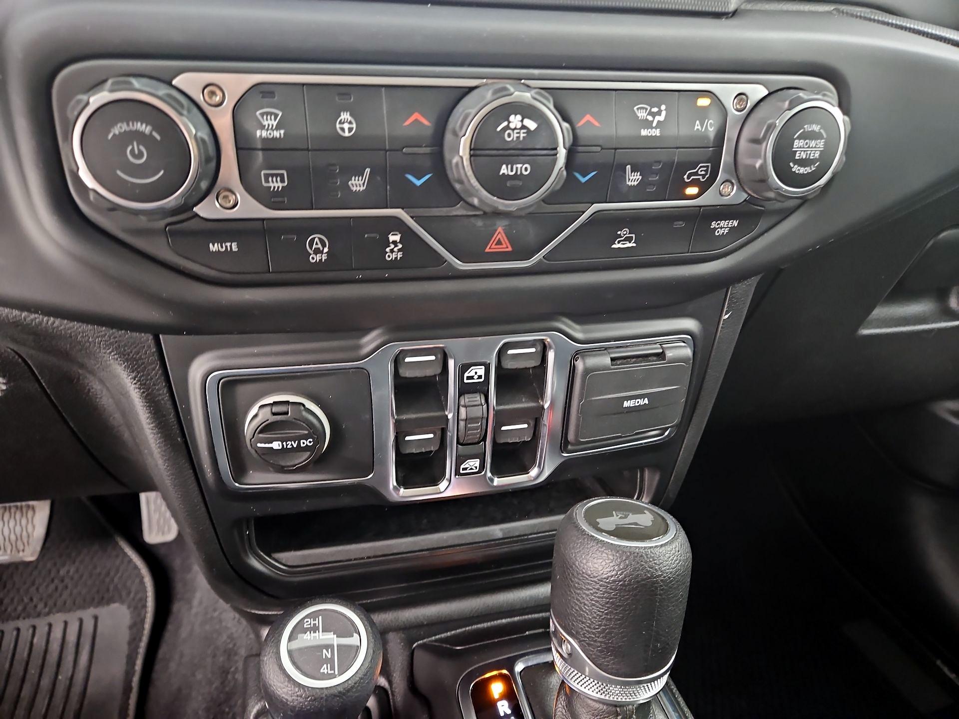 Thumbnail: 2021 Jeep Wrangler - 17