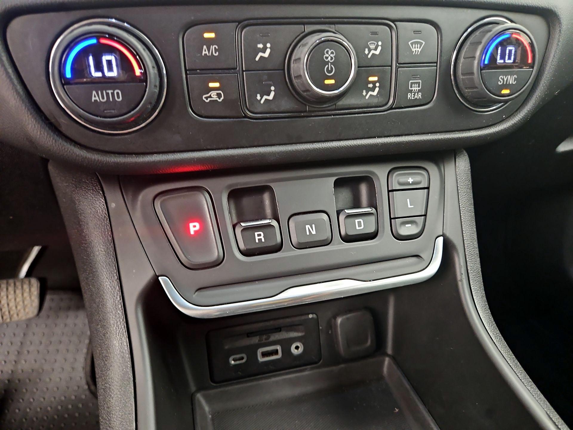 Thumbnail: 2019 GMC Terrain - 17