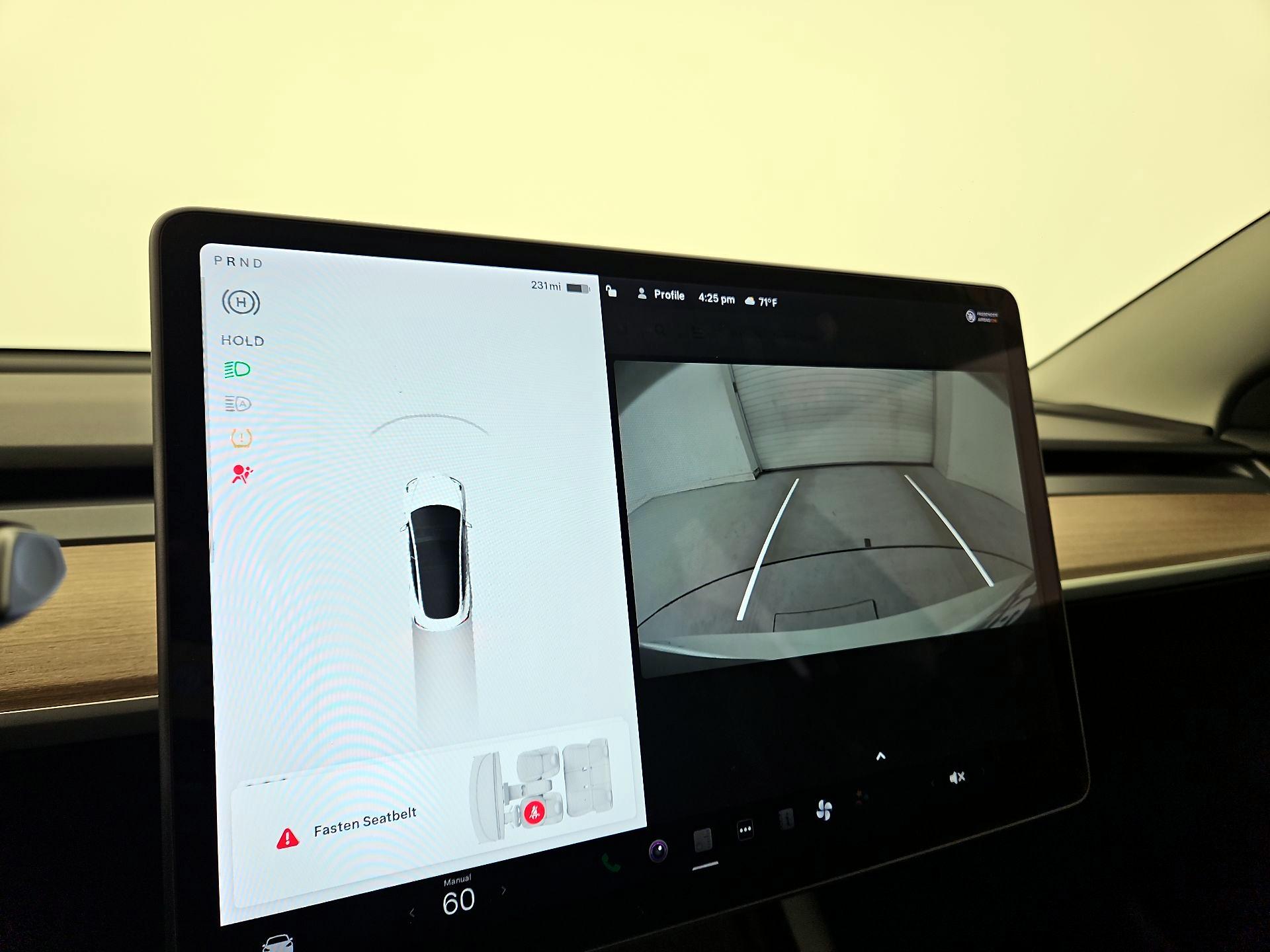 Thumbnail: 2022 Tesla Model 3 - 14