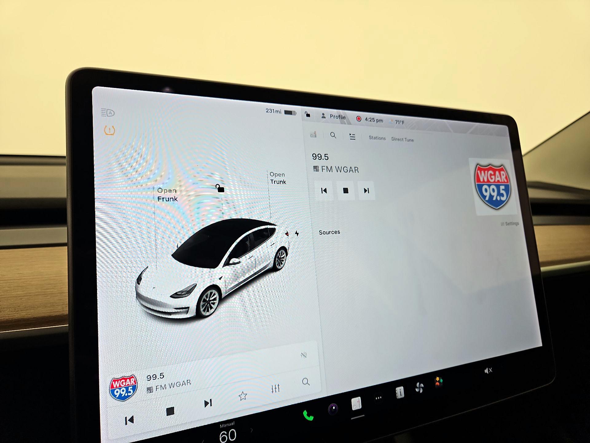 Thumbnail: 2022 Tesla Model 3 - 15