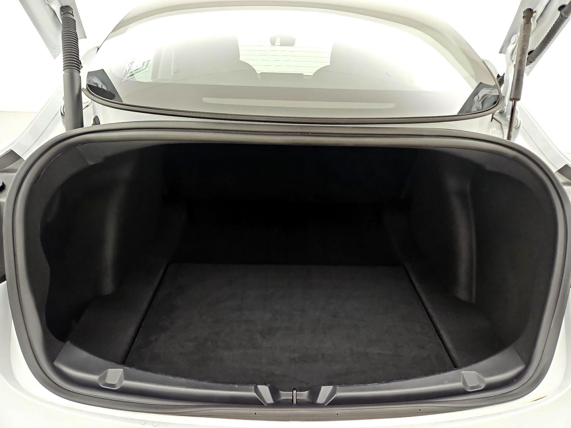 Thumbnail: 2022 Tesla Model 3 - 20