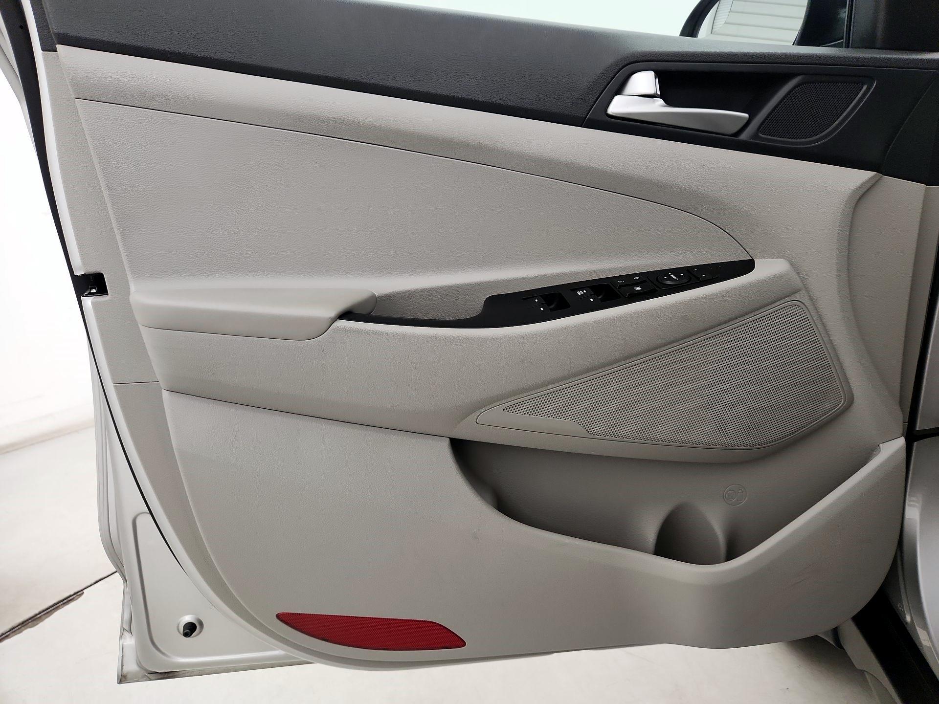 Thumbnail: 2020 Hyundai Tucson - 12