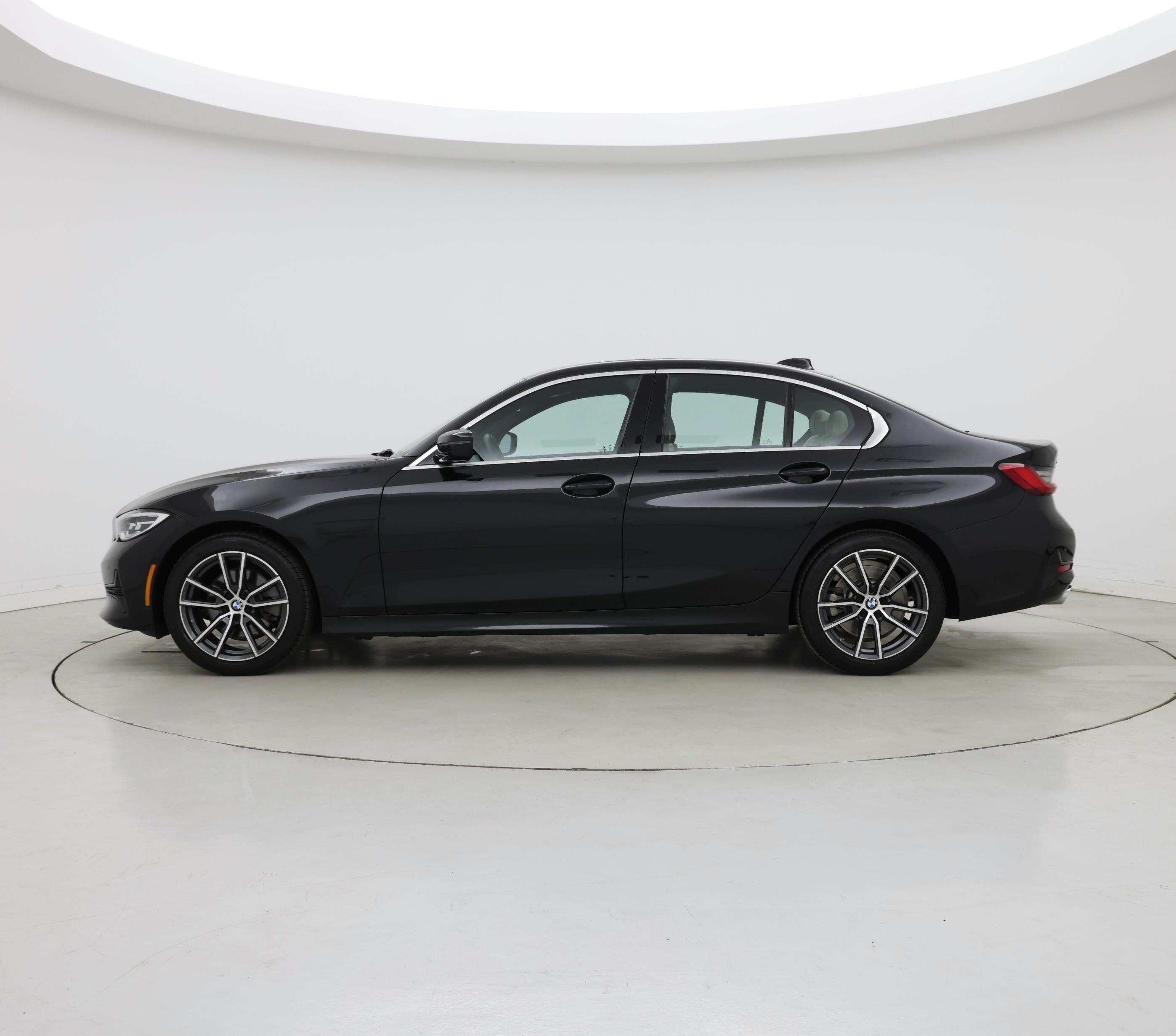 Thumbnail: 2021 BMW 3 Series - 3