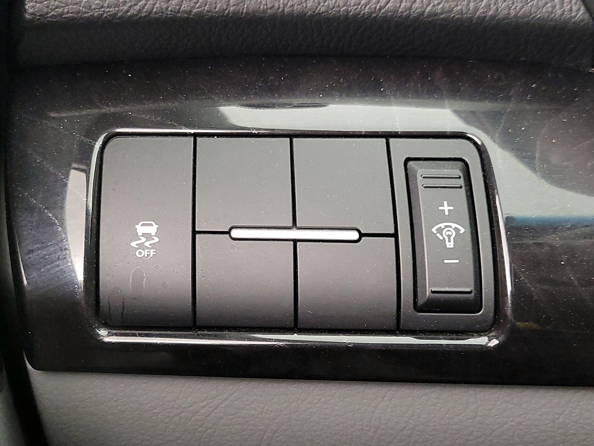 Thumbnail: 2014 Kia Sorento - 13