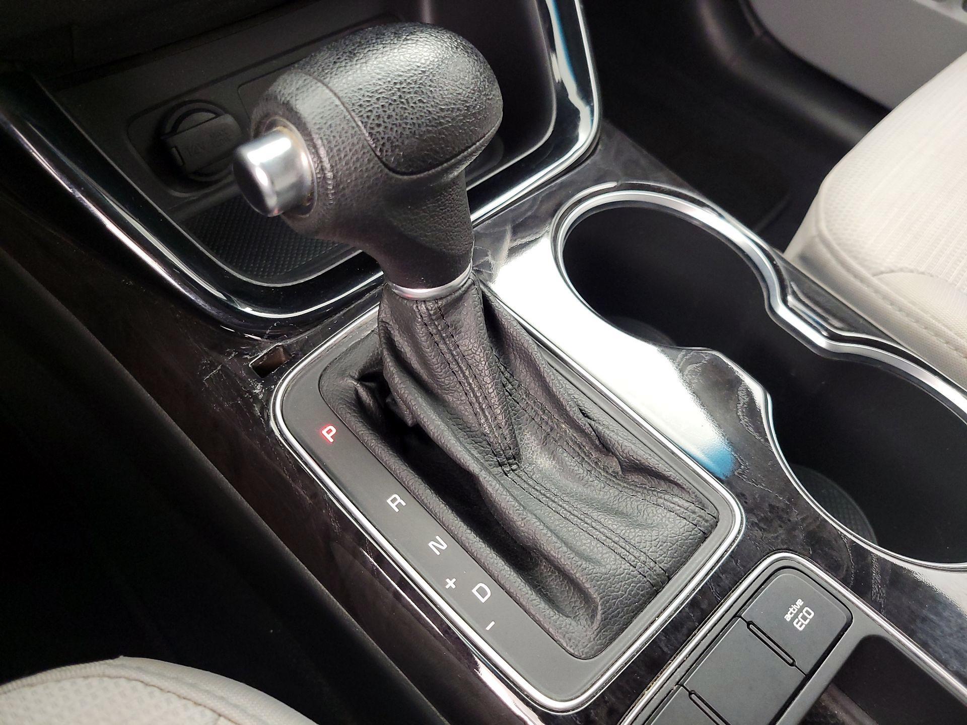 Thumbnail: 2014 Kia Sorento - 16