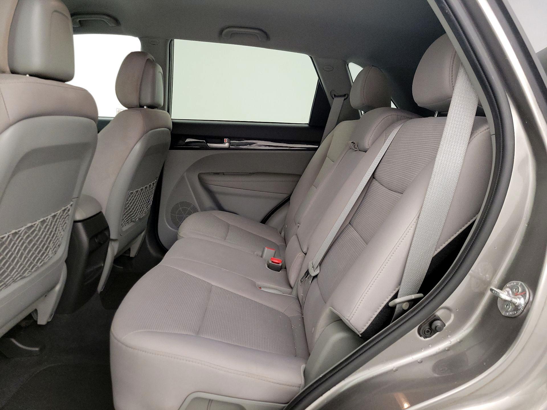Thumbnail: 2014 Kia Sorento - 18