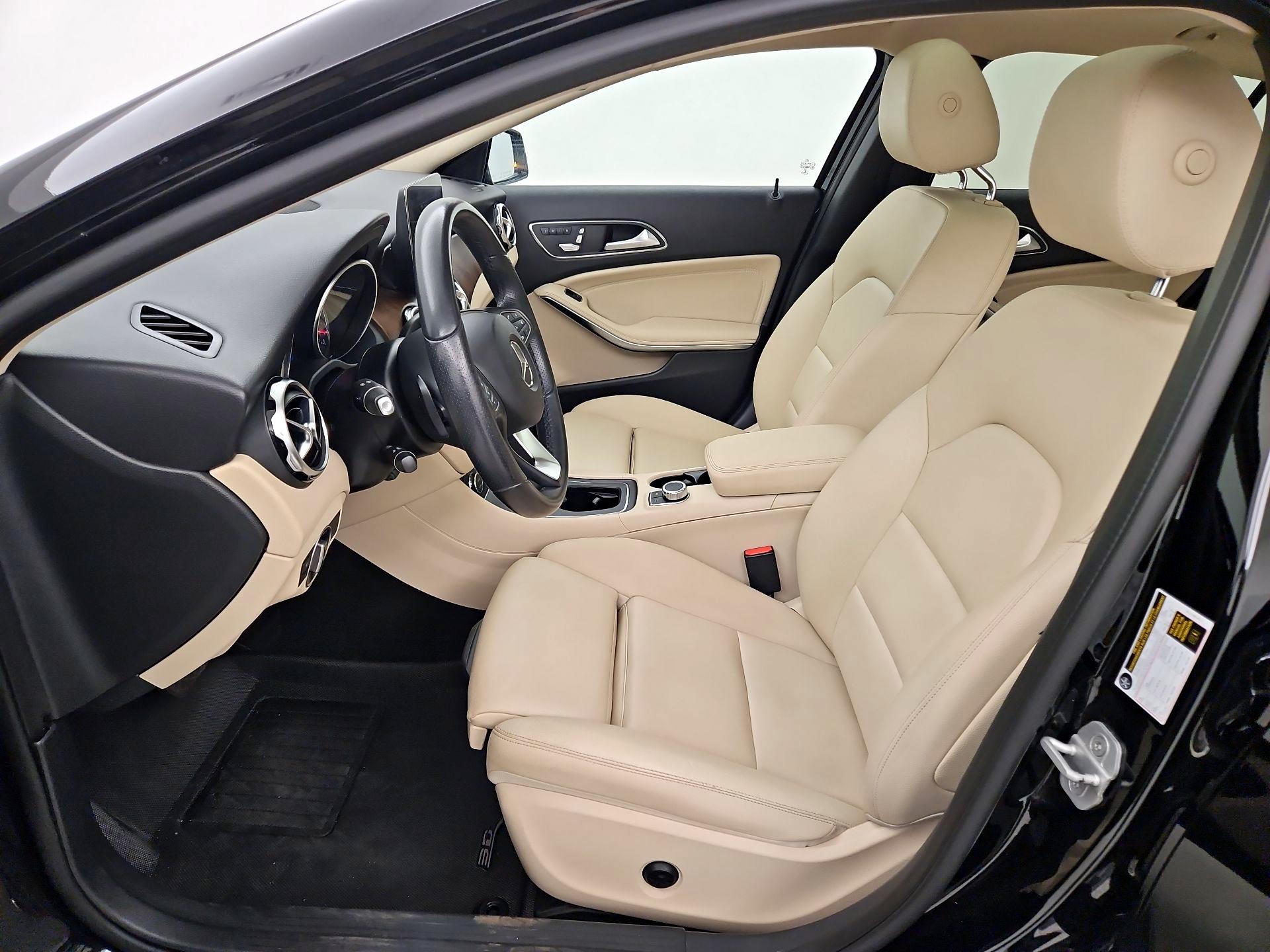 Thumbnail: 2018 Mercedes-Benz GLA - 11
