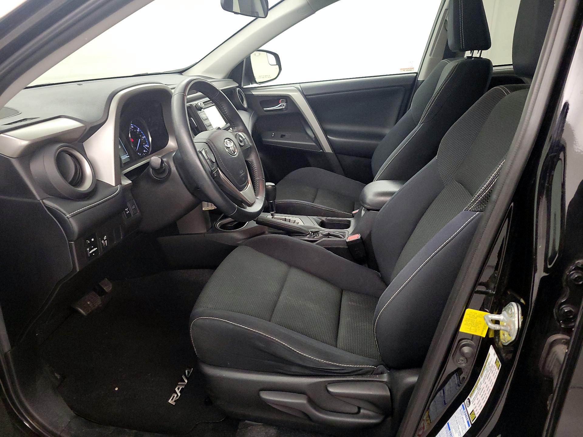 Thumbnail: 2016 Toyota RAV4 - 11