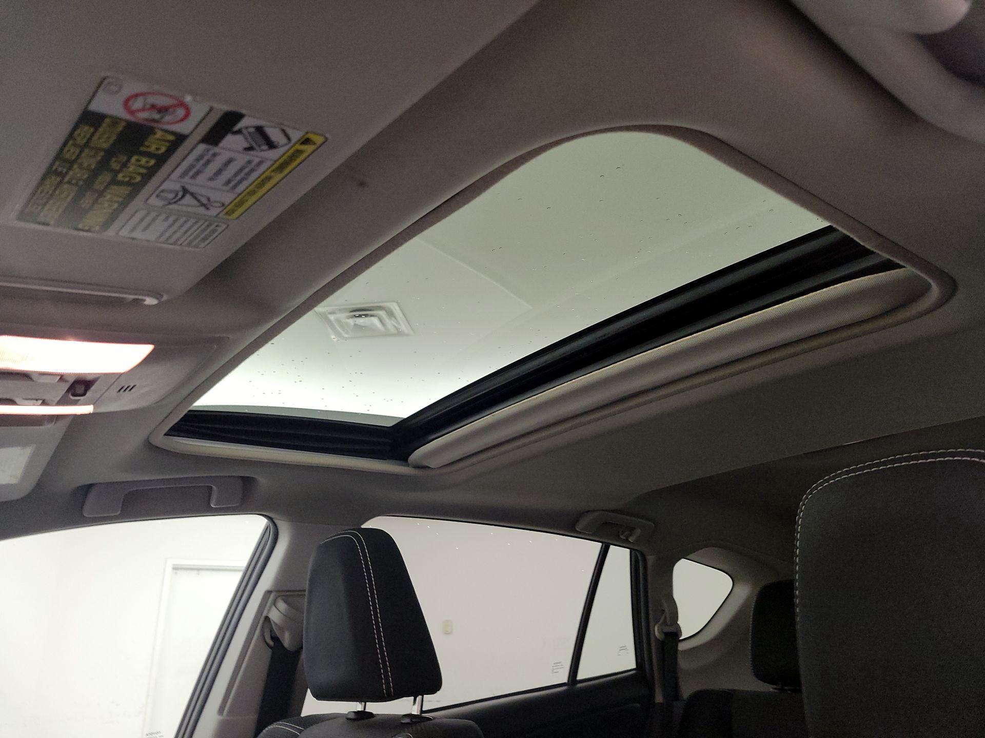 Thumbnail: 2016 Toyota RAV4 - 19