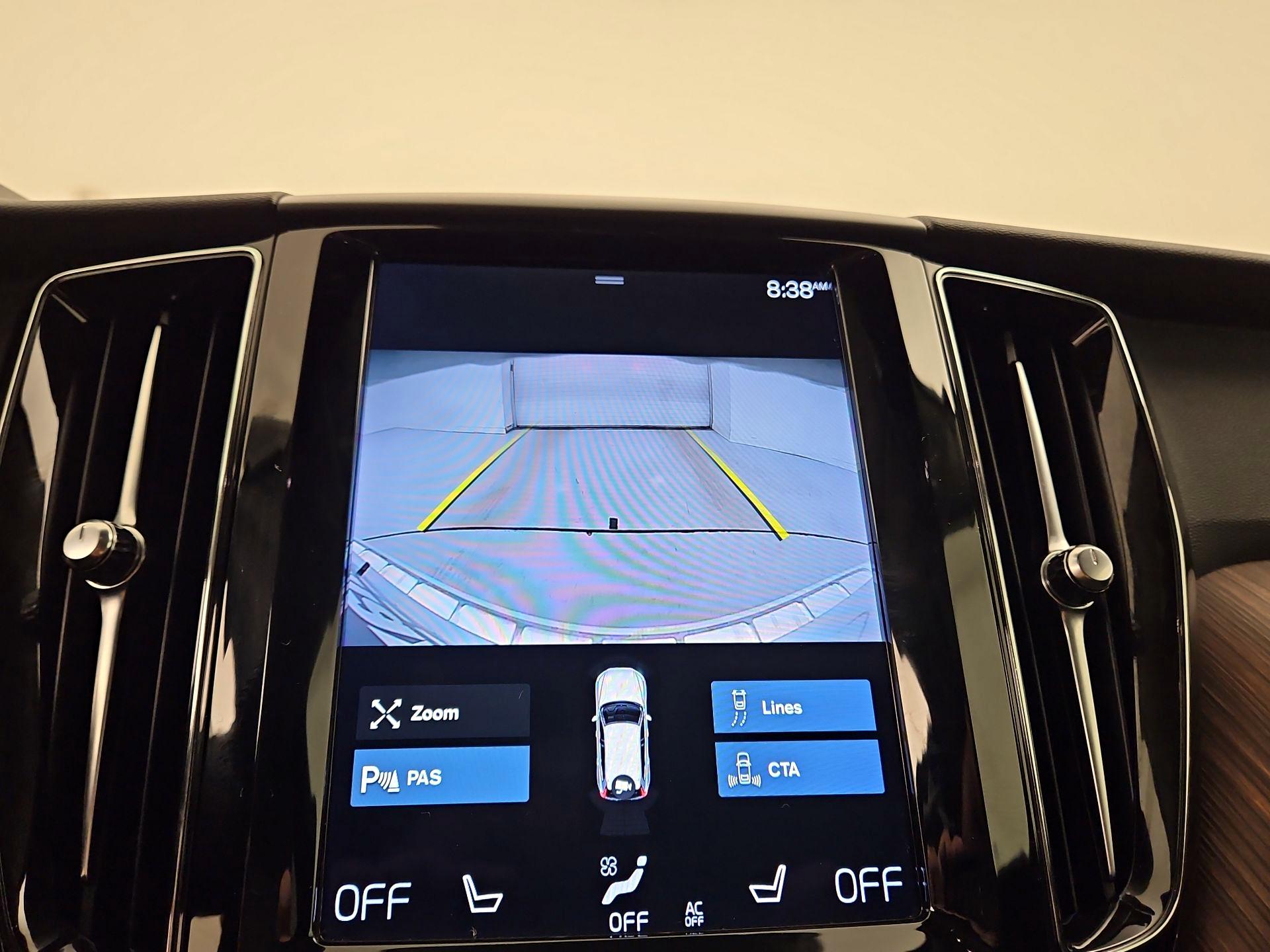 Thumbnail: 2021 Volvo XC60 - 15
