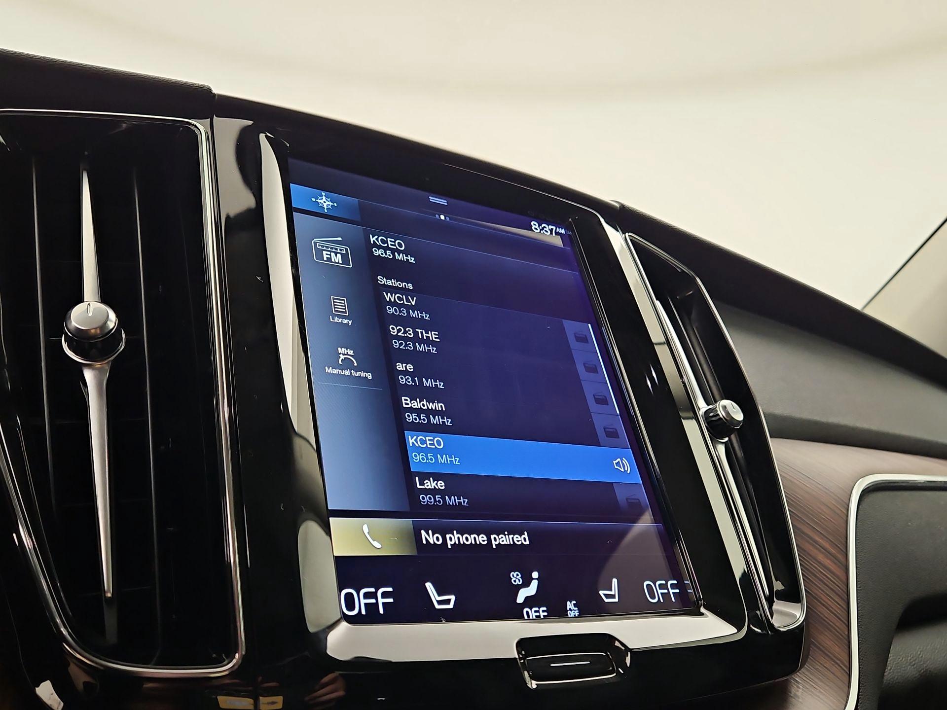 Thumbnail: 2021 Volvo XC60 - 16