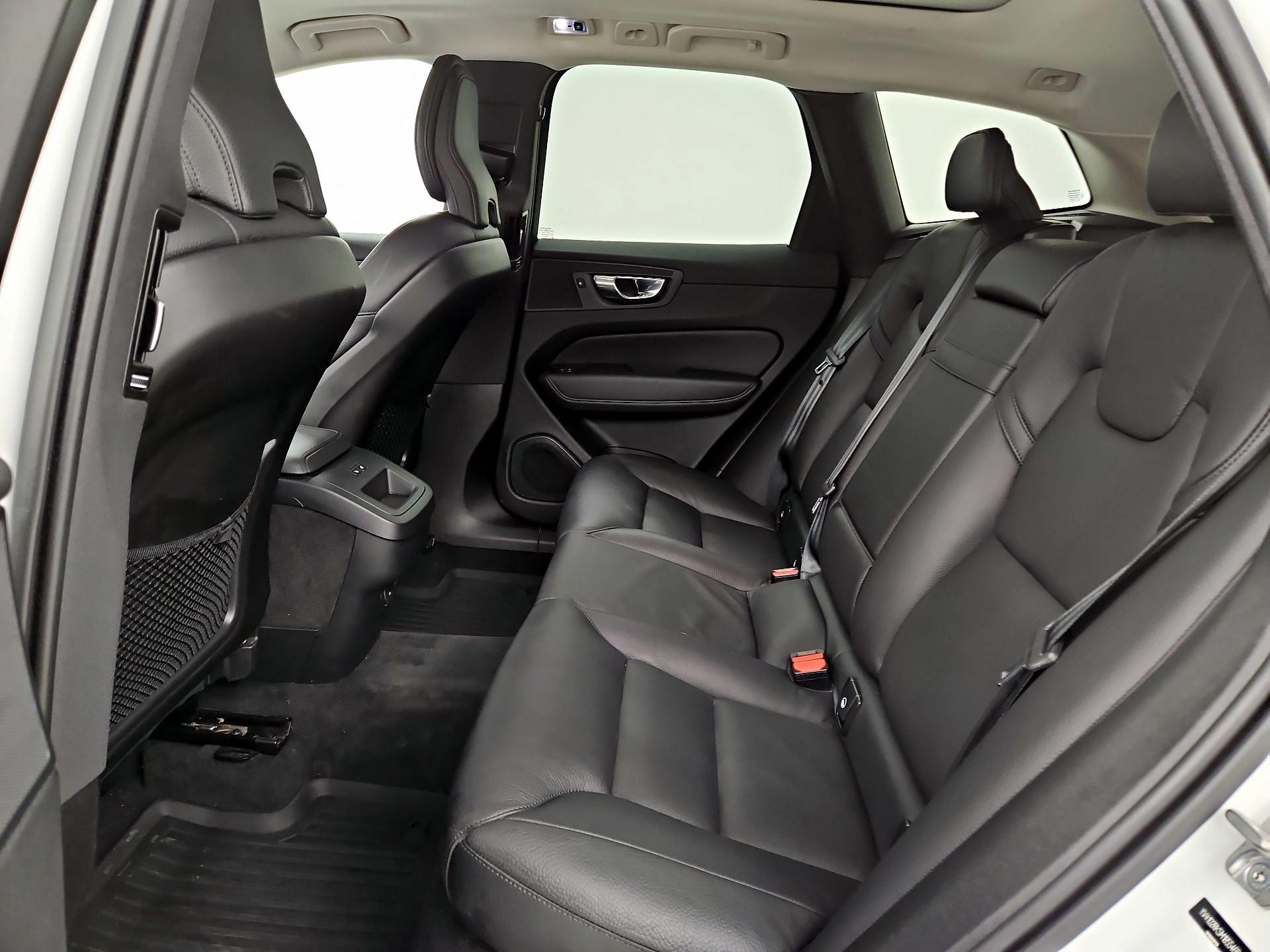 Thumbnail: 2021 Volvo XC60 - 20