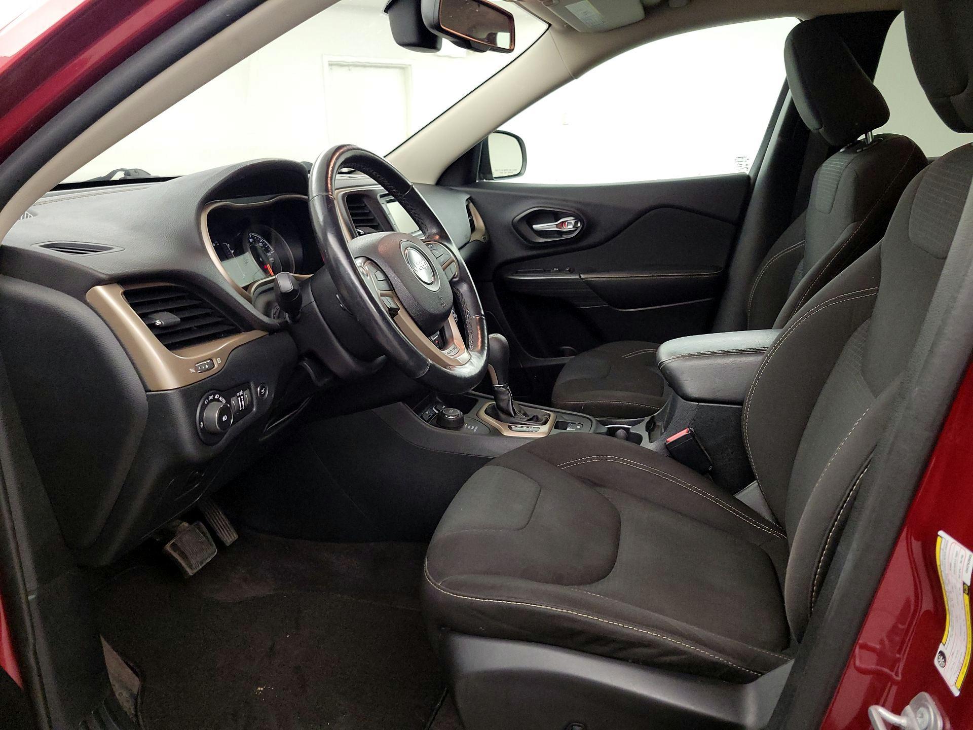 Thumbnail: 2016 Jeep Cherokee - 11