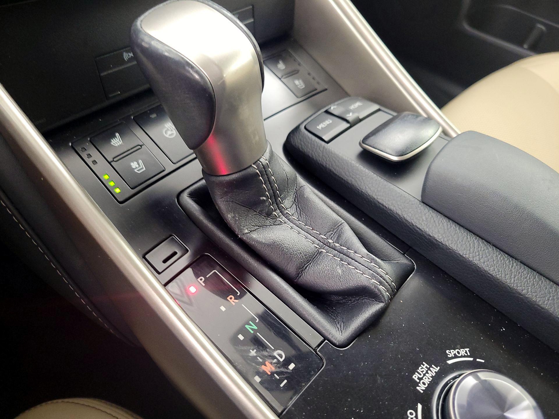 Thumbnail: 2014 Lexus IS - 18