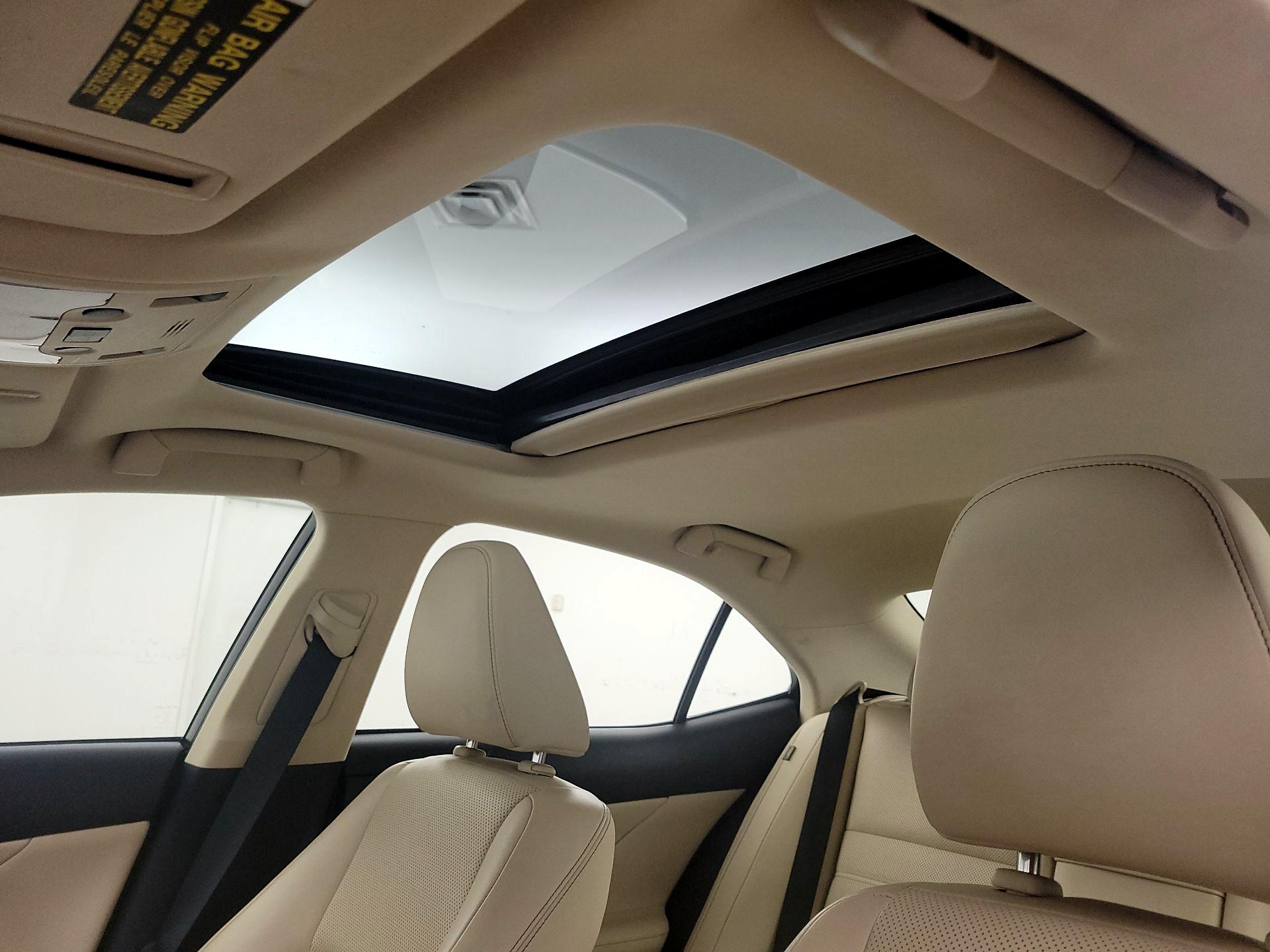 Thumbnail: 2014 Lexus IS - 20