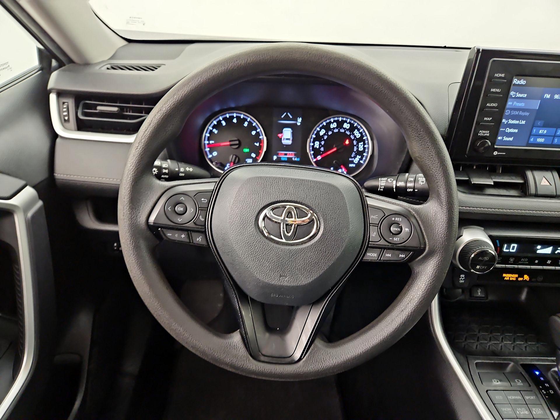 Thumbnail: 2020 Toyota RAV4 - 10
