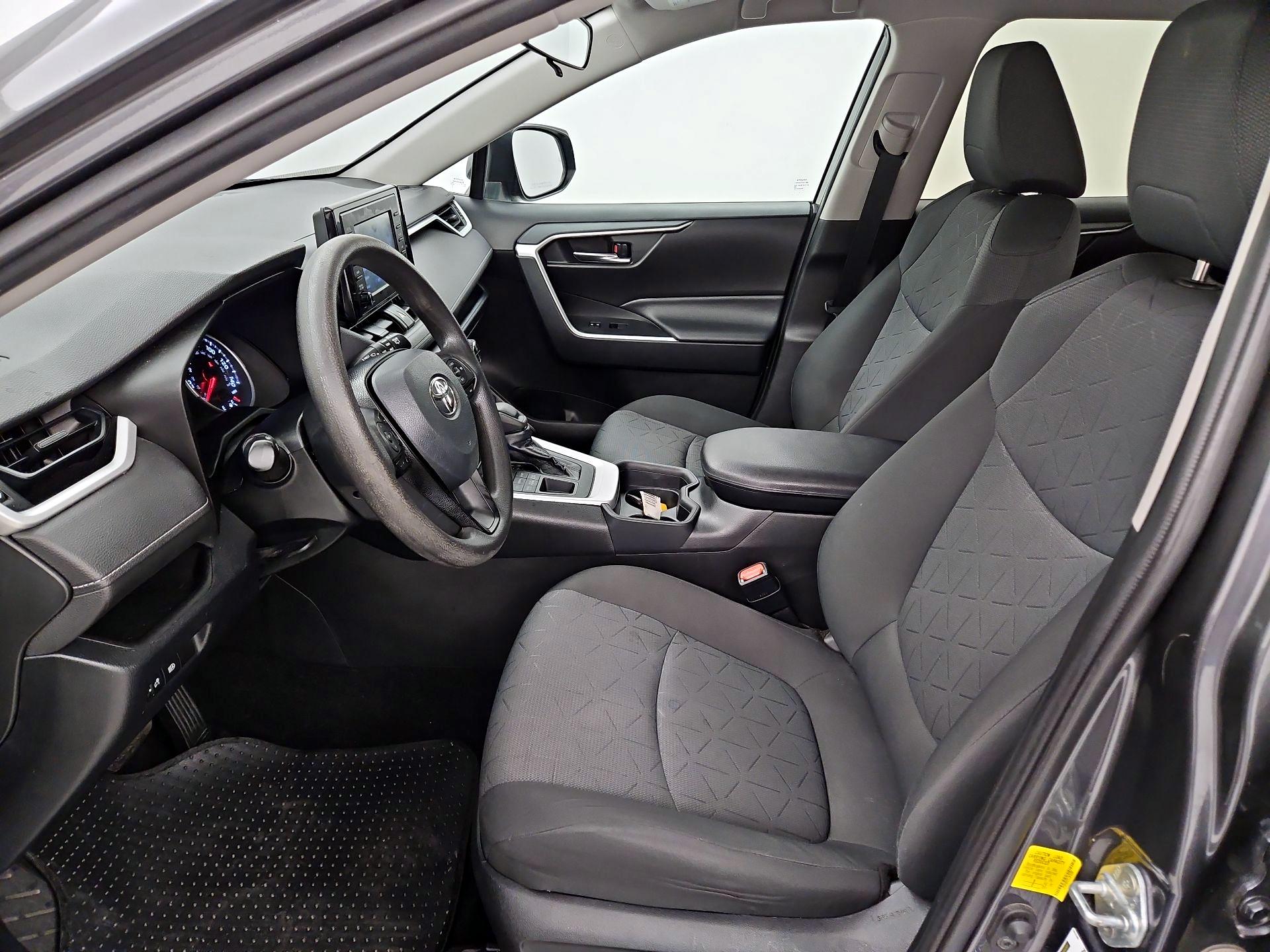 Thumbnail: 2020 Toyota RAV4 - 11