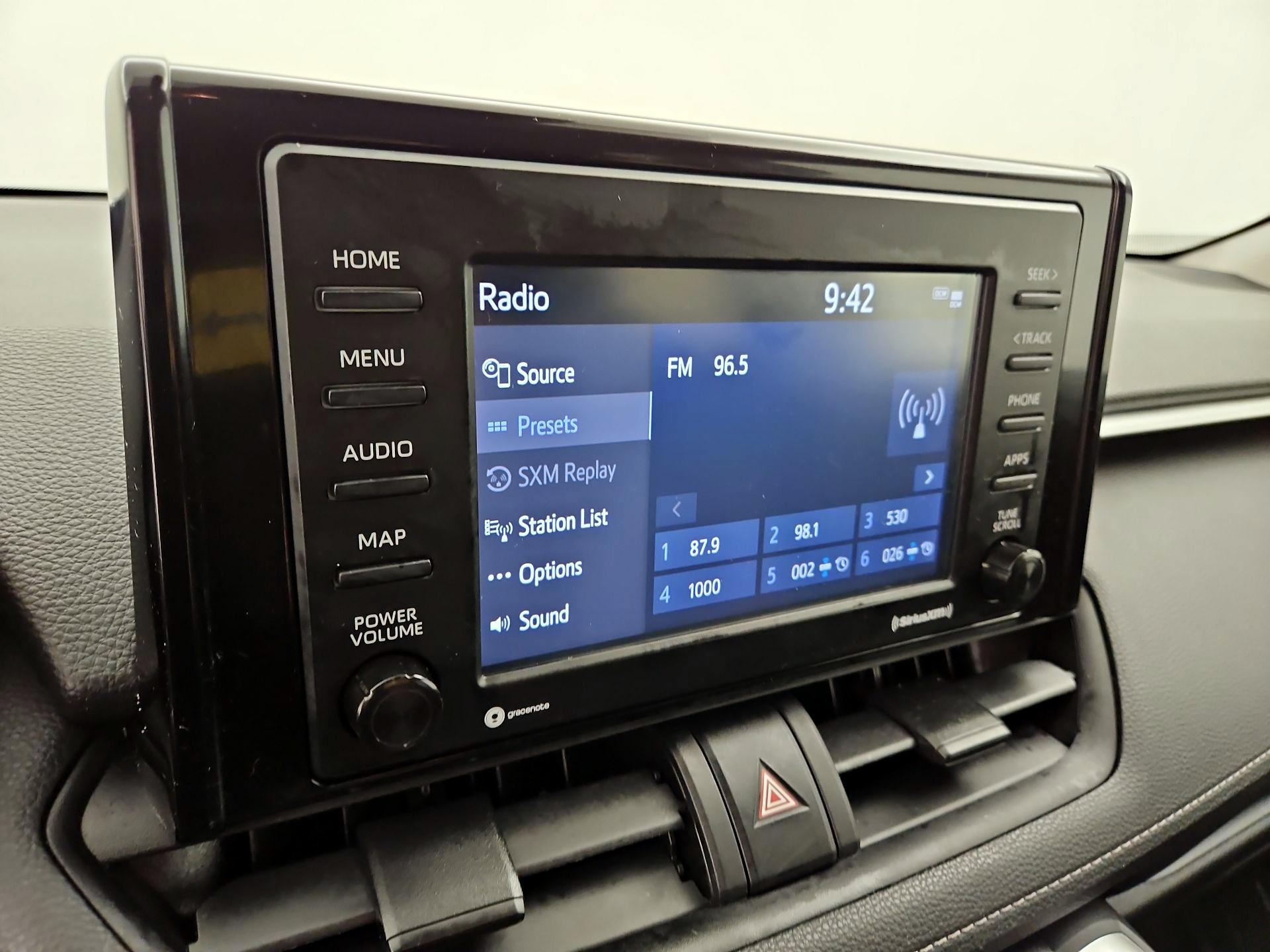 Thumbnail: 2020 Toyota RAV4 - 15