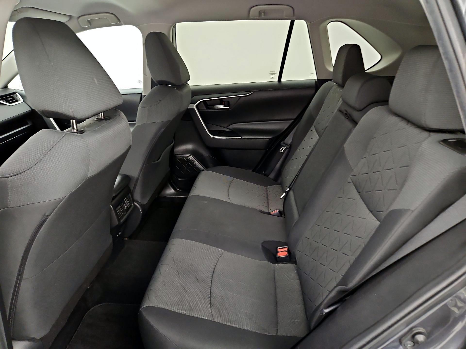 Thumbnail: 2020 Toyota RAV4 - 19