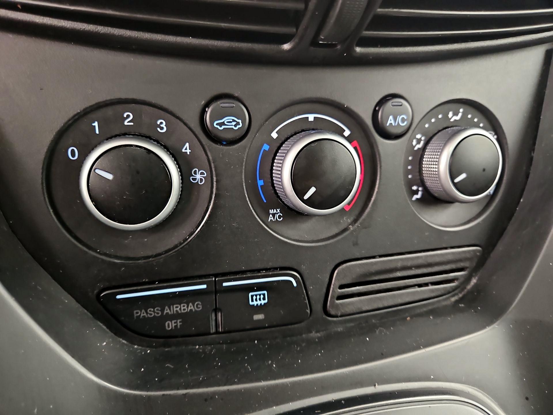 Thumbnail: 2014 Ford Escape - 16