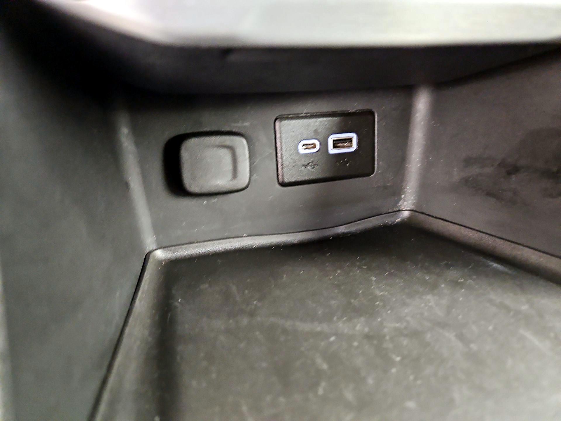 Thumbnail: 2021 GMC Acadia - 18