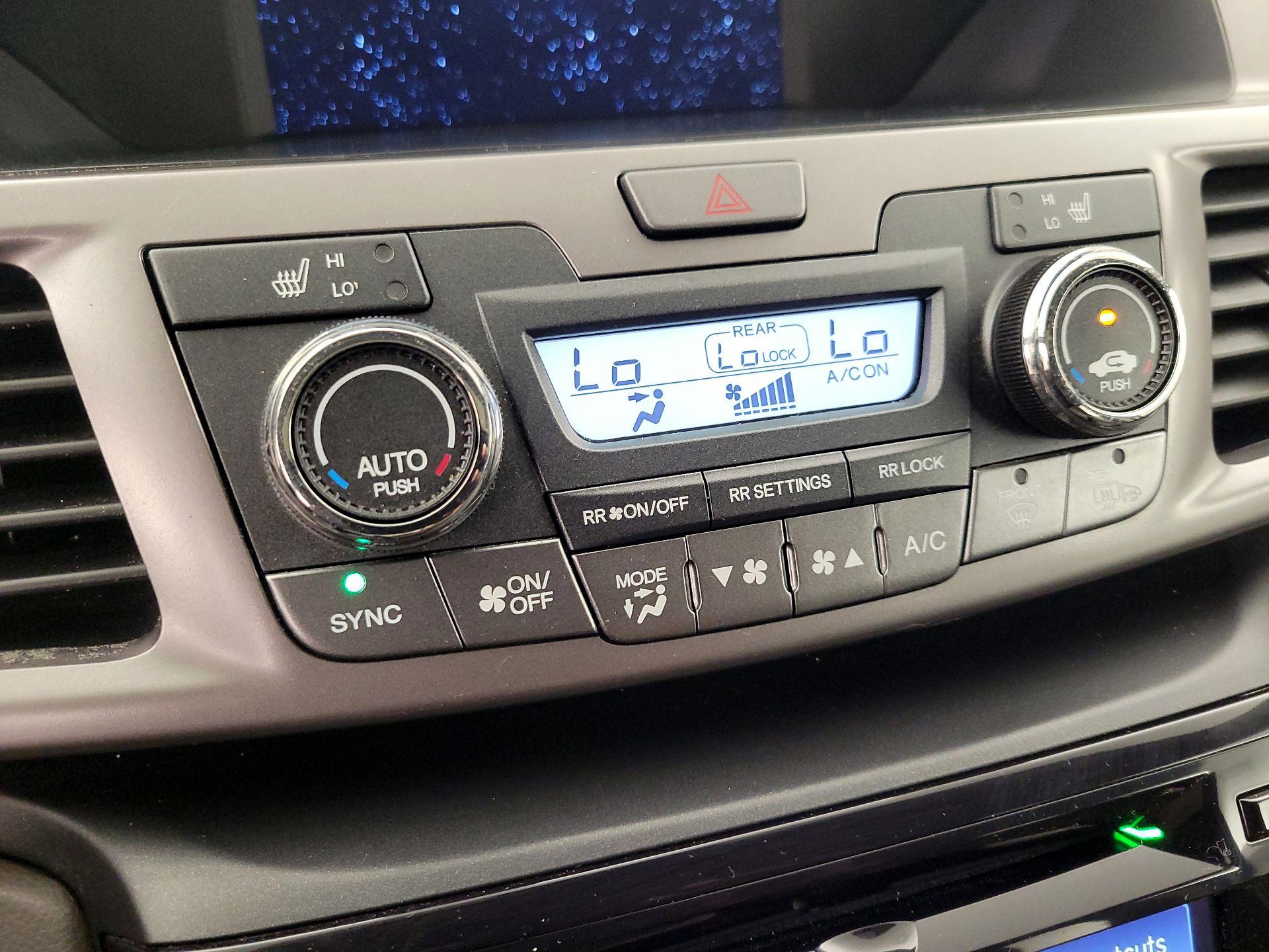 Thumbnail: 2016 Honda Odyssey - 16