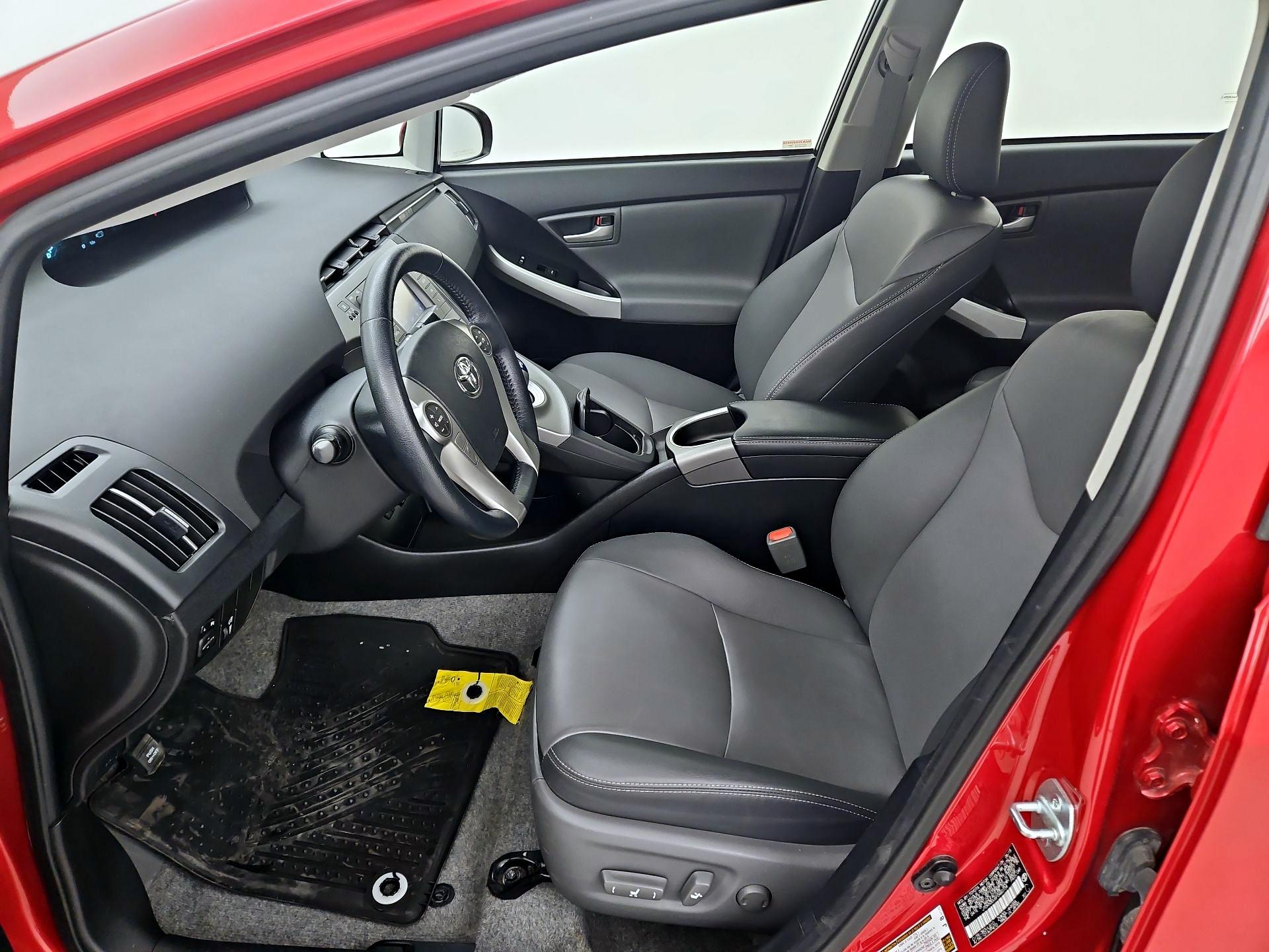 Thumbnail: 2015 Toyota Prius - 11