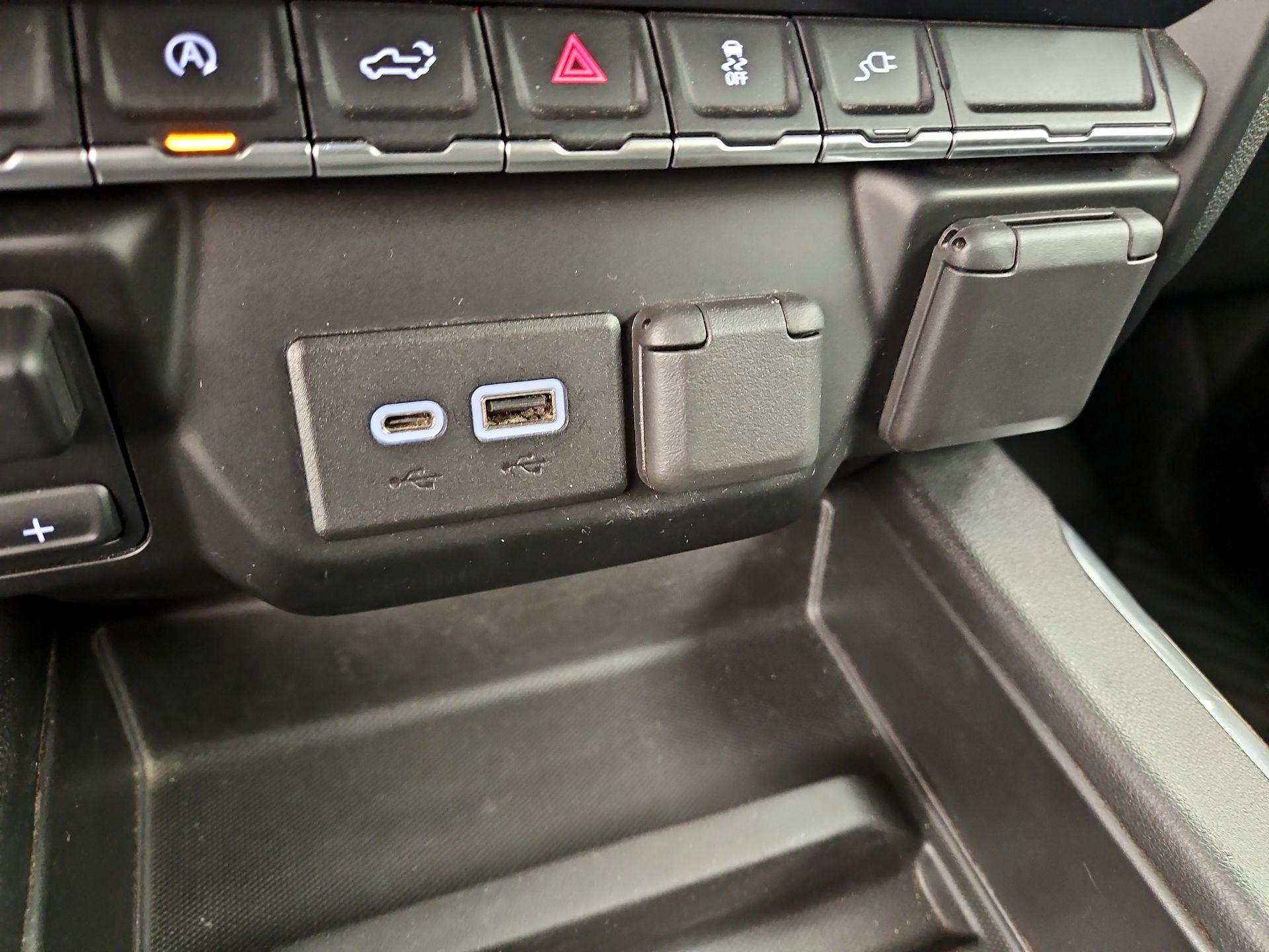 Thumbnail: 2021 Chevrolet Silverado 1500 - 18